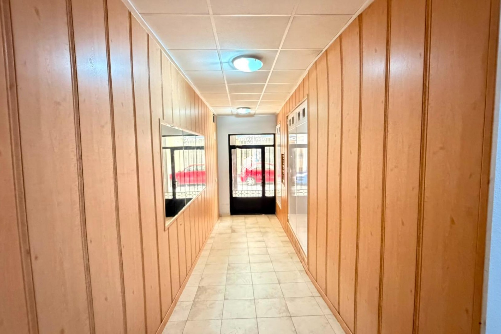 Z drugiej ręki - Mieszkanie w bloku -
Torrevieja