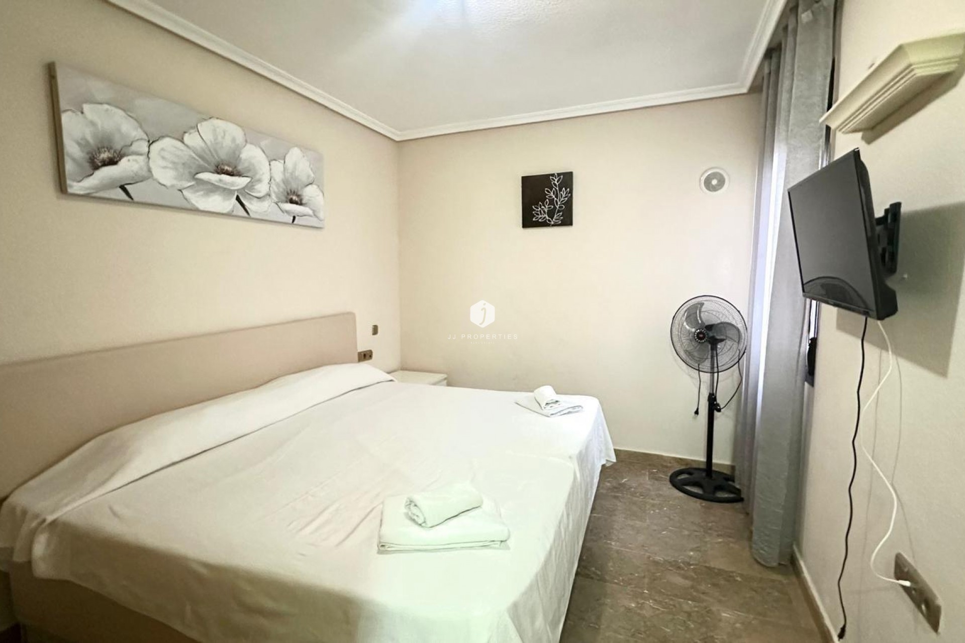 Z drugiej ręki - Mieszkanie w bloku -
Torrevieja