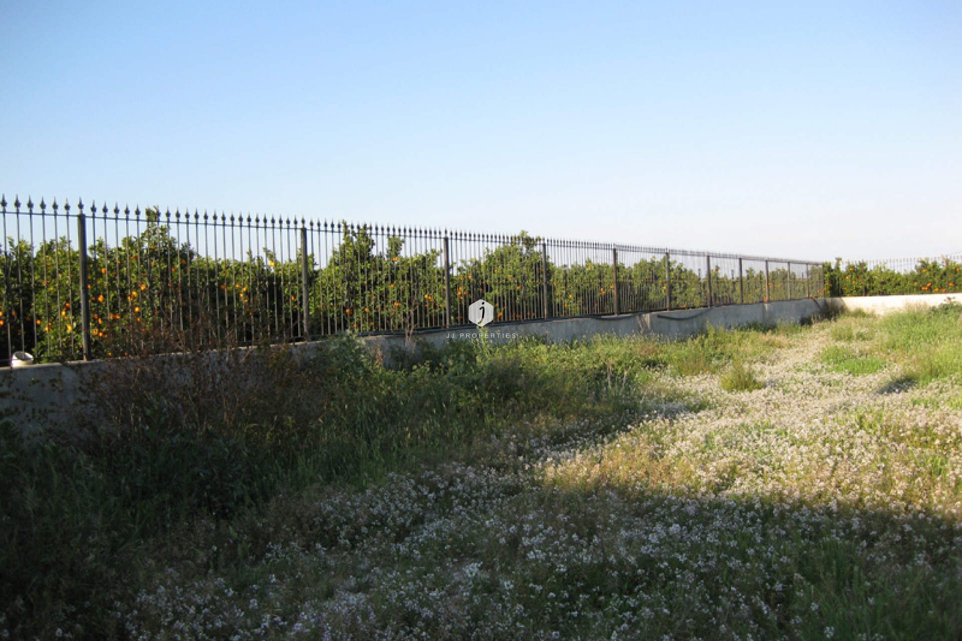 Z drugiej ręki - Nieruchomości wiejskie -
Benferri - Inland