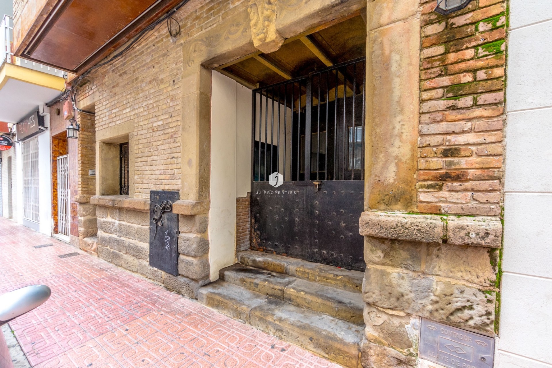 Z drugiej ręki - Reklama w telewizji -
Torrevieja