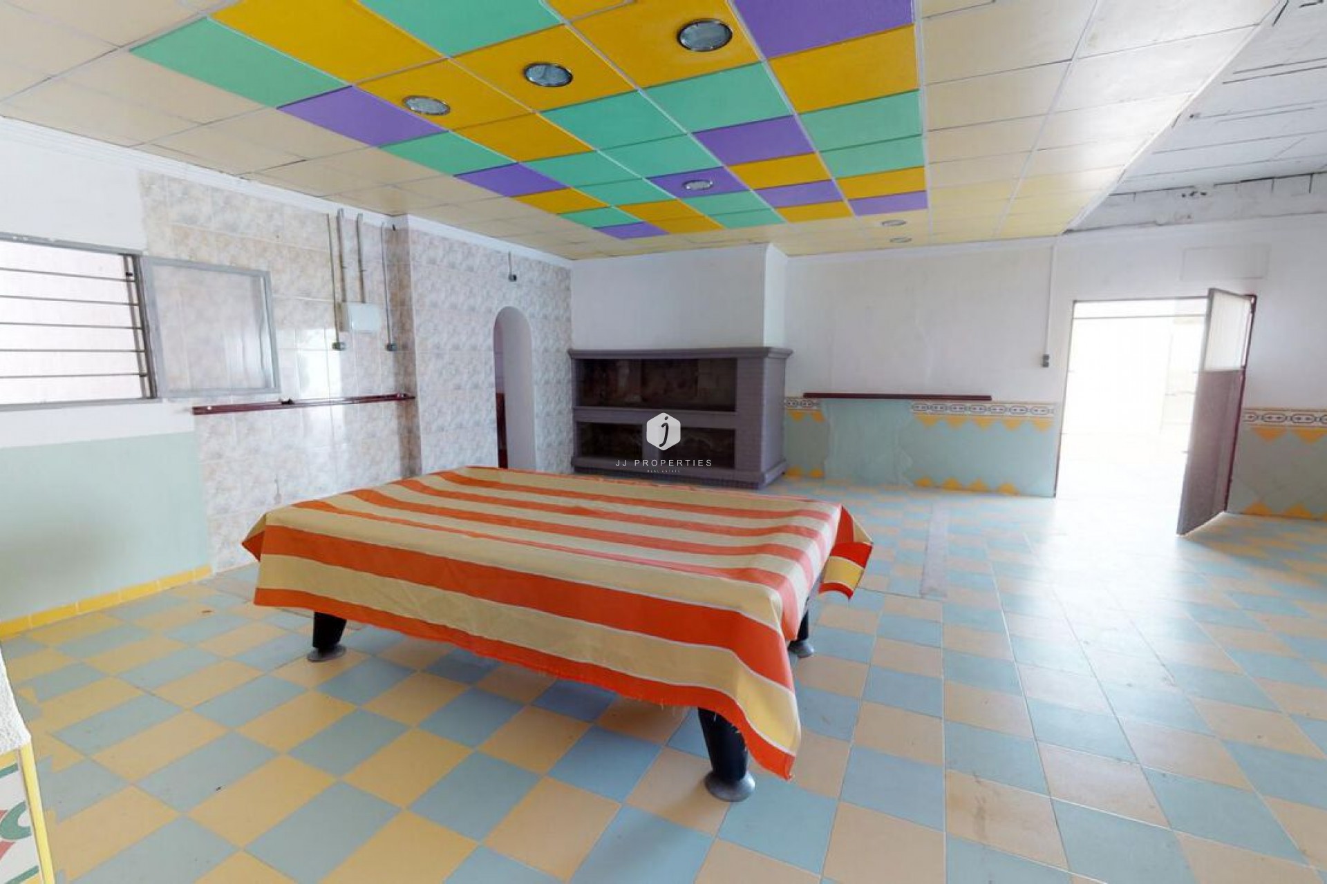 Z drugiej ręki - Szalet -
Albatera - Inland