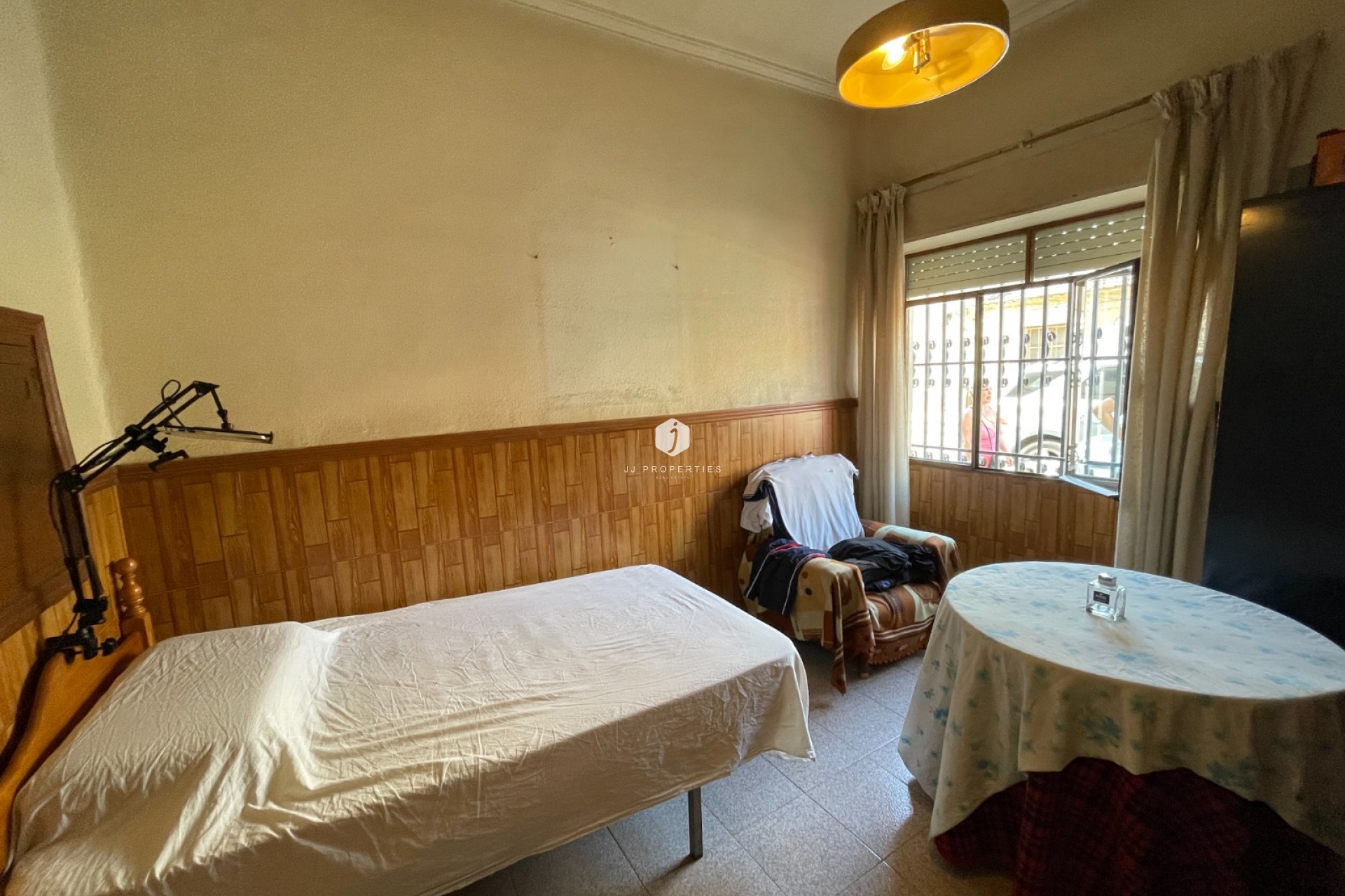 Z drugiej ręki - Szalet -
Benejúzar - Inland