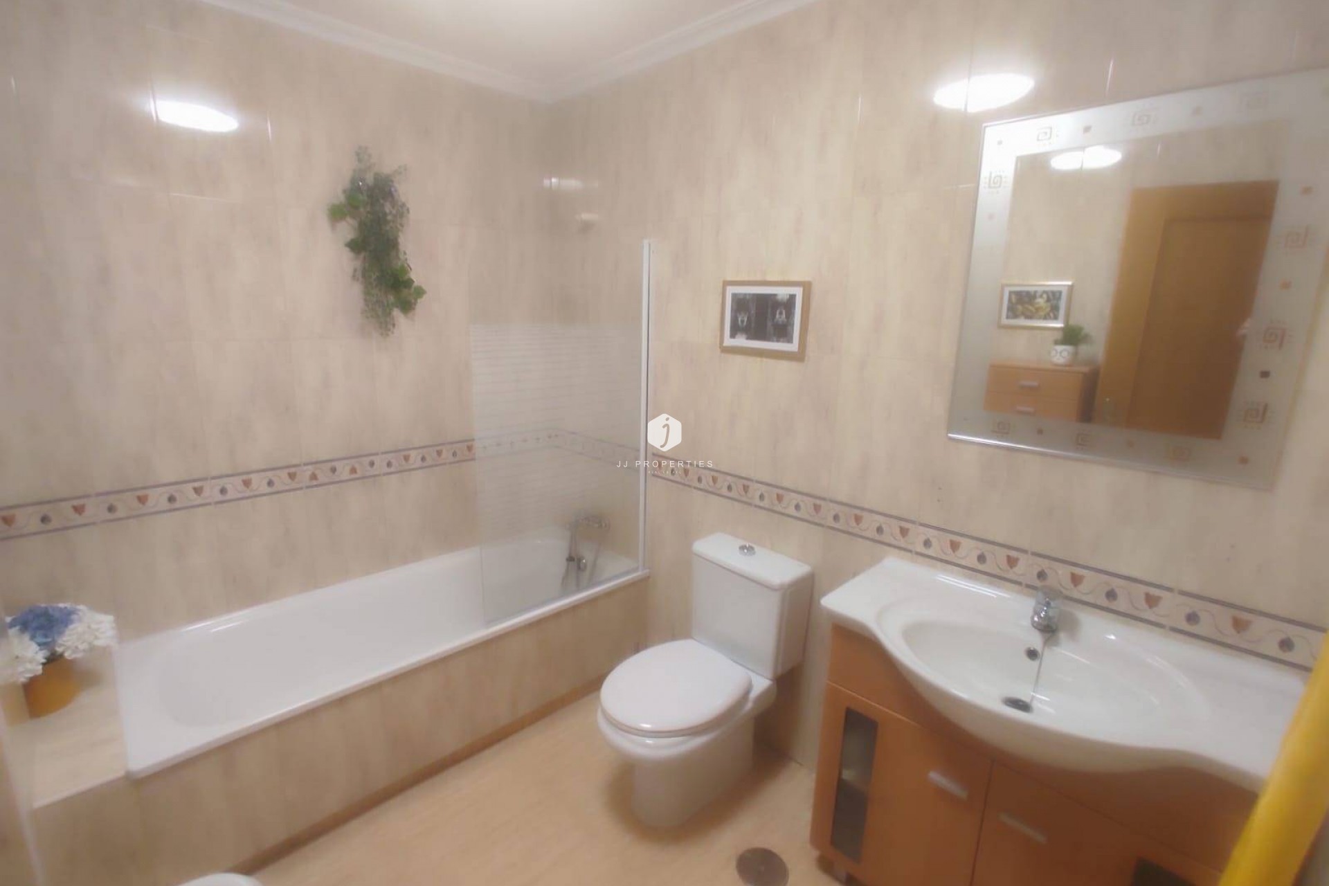 Z drugiej ręki - Szalet -
Bigastro - Comunidad Valenciana