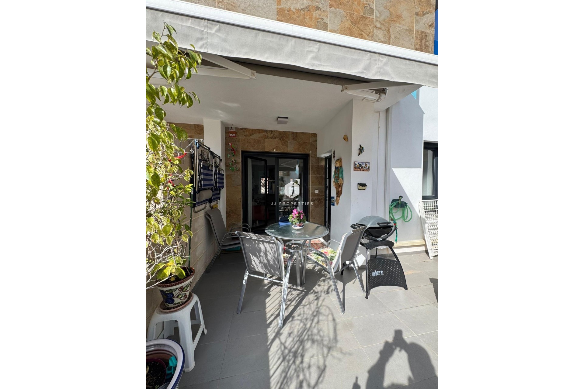 Z drugiej ręki - Szalet -
Bigastro - Comunidad Valenciana