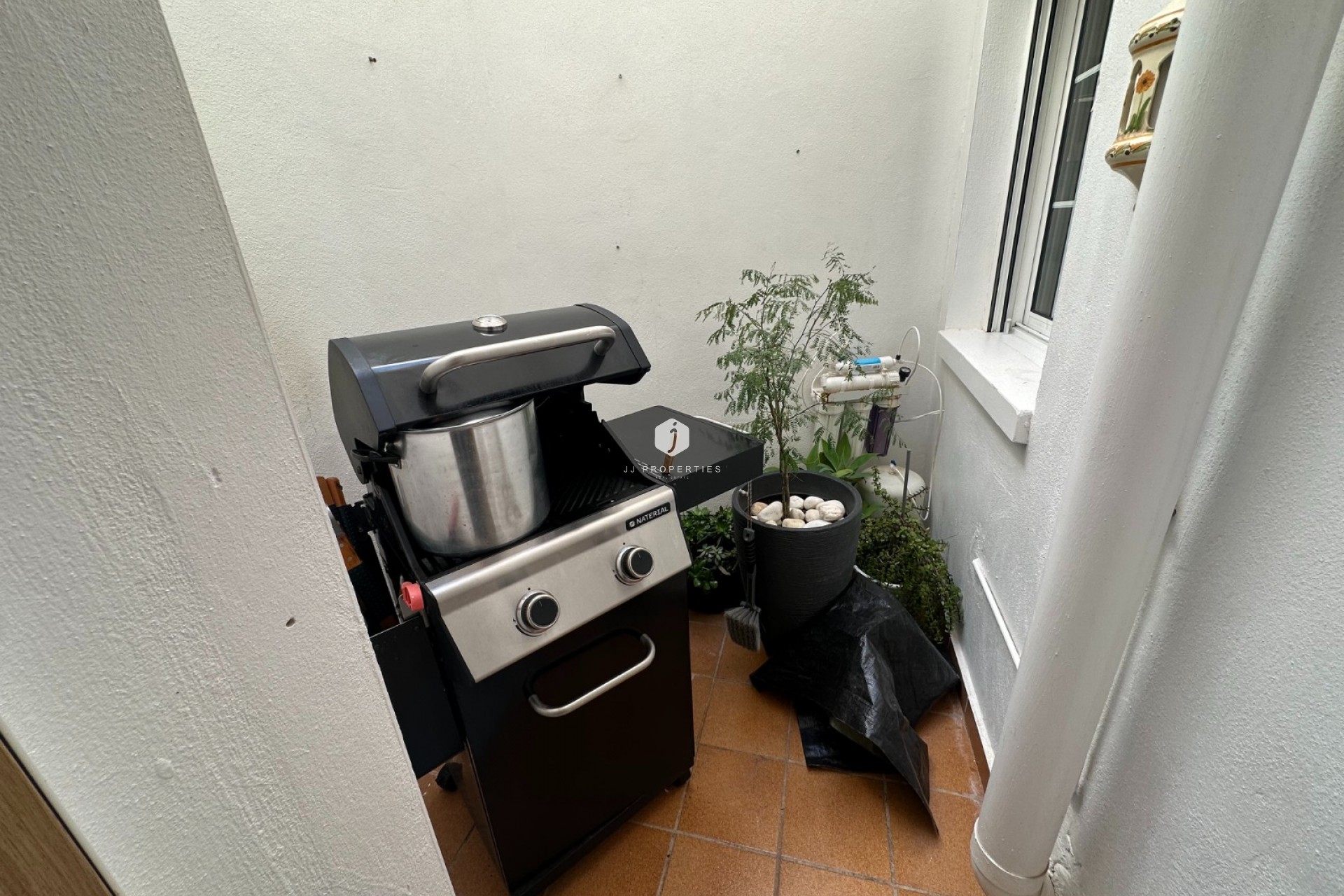 Z drugiej ręki - Szalet -
Bigastro - Inland