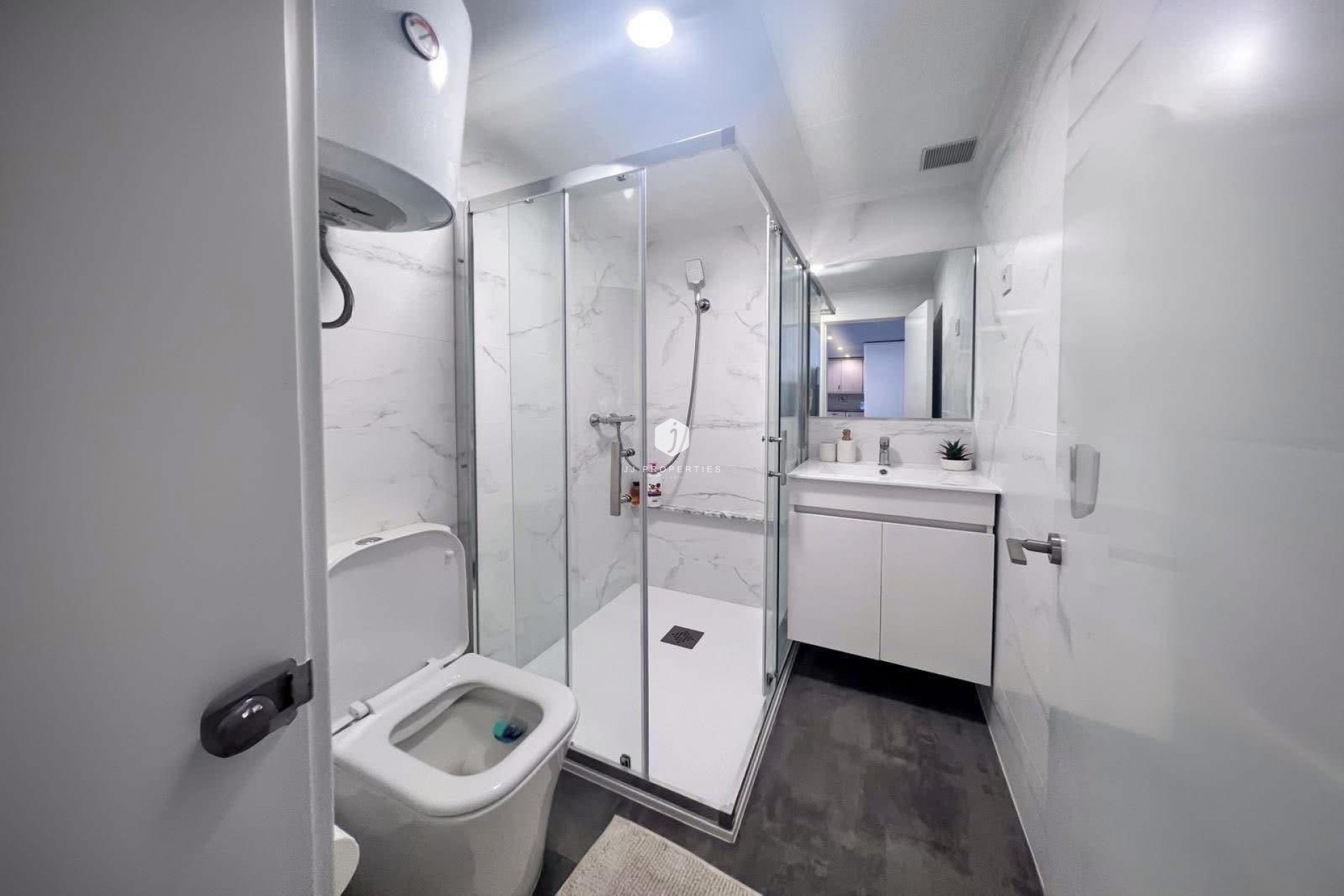 Z drugiej ręki - Szalet -
Cabo Cervera - Costa Blanca