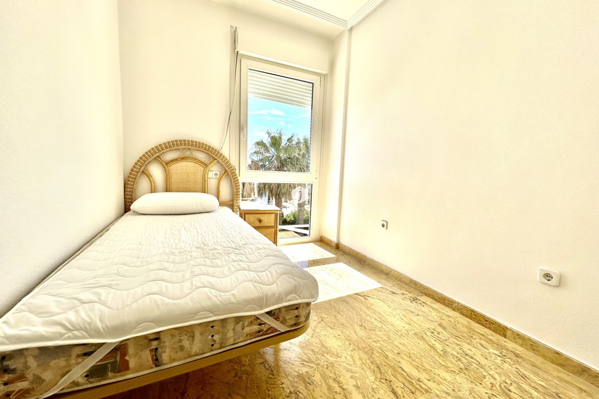 Z drugiej ręki - Szalet -
Cabo Roig - Costa Blanca