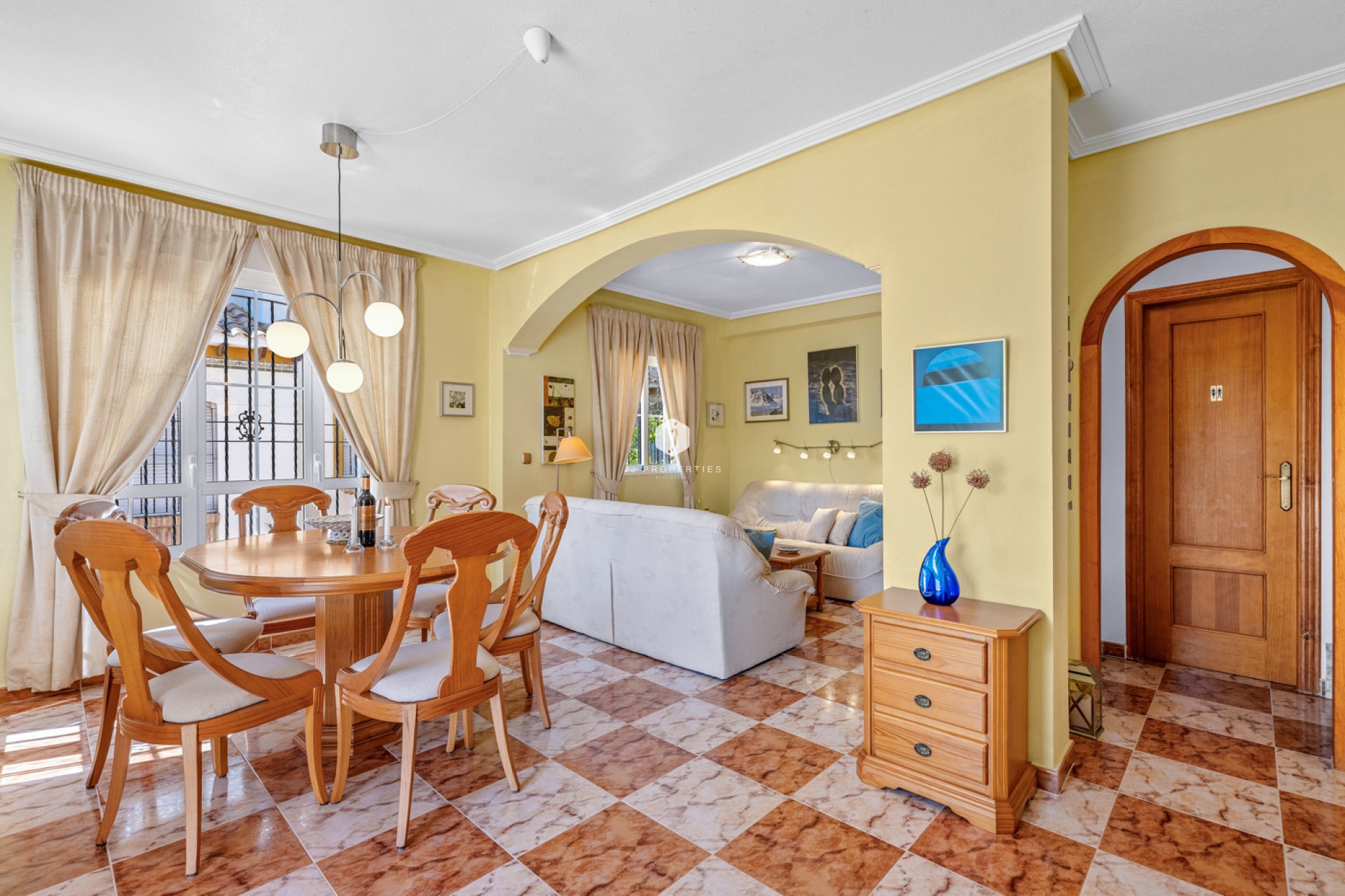 Z drugiej ręki - Szalet -
Cabo Roig - Costa Blanca