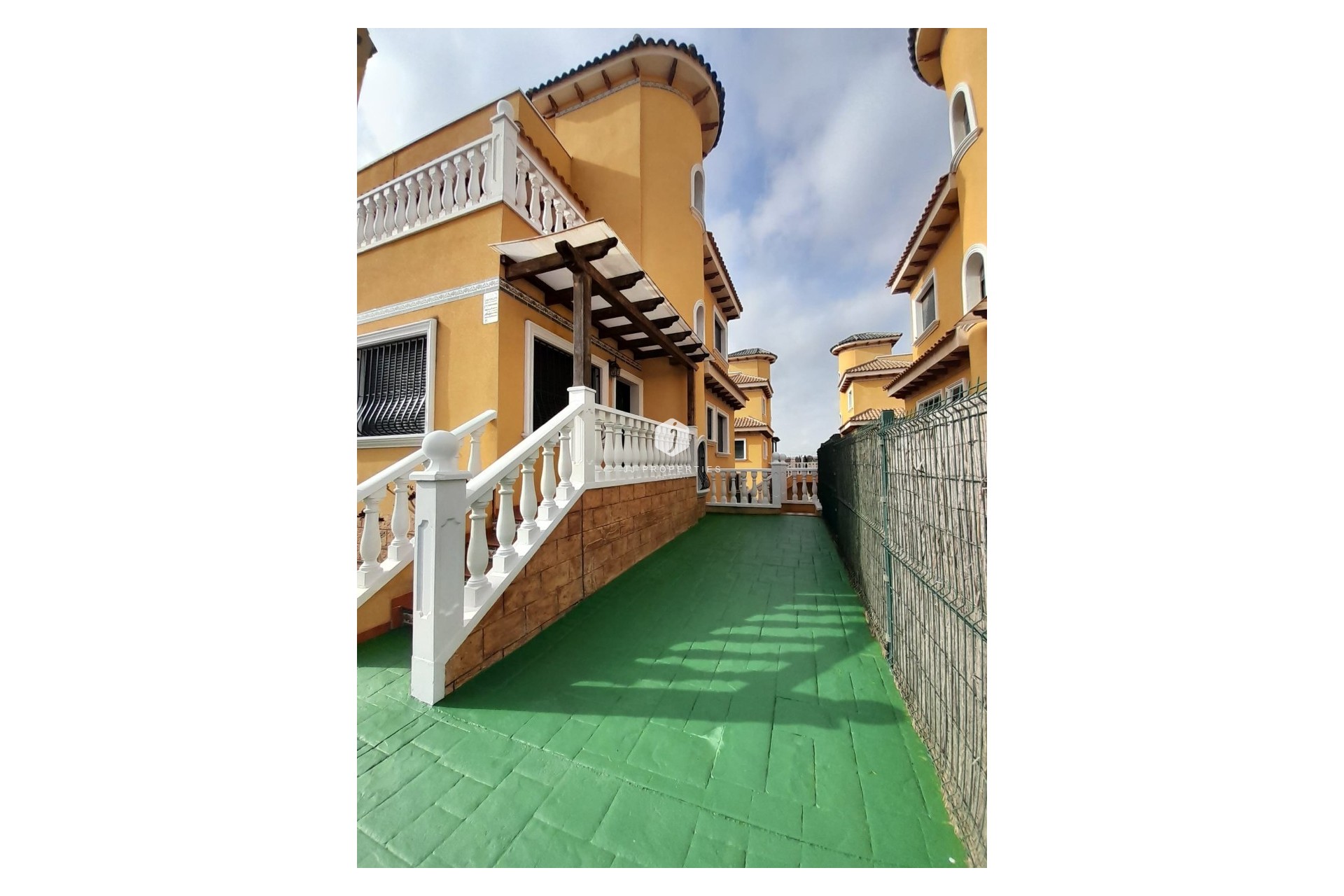 Z drugiej ręki - Szalet -
Ciudad Quesada - Costa Blanca