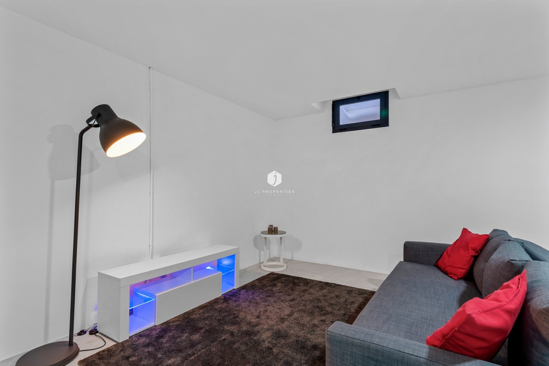 Z drugiej ręki - Szalet -
Ciudad Quesada - Costa Blanca