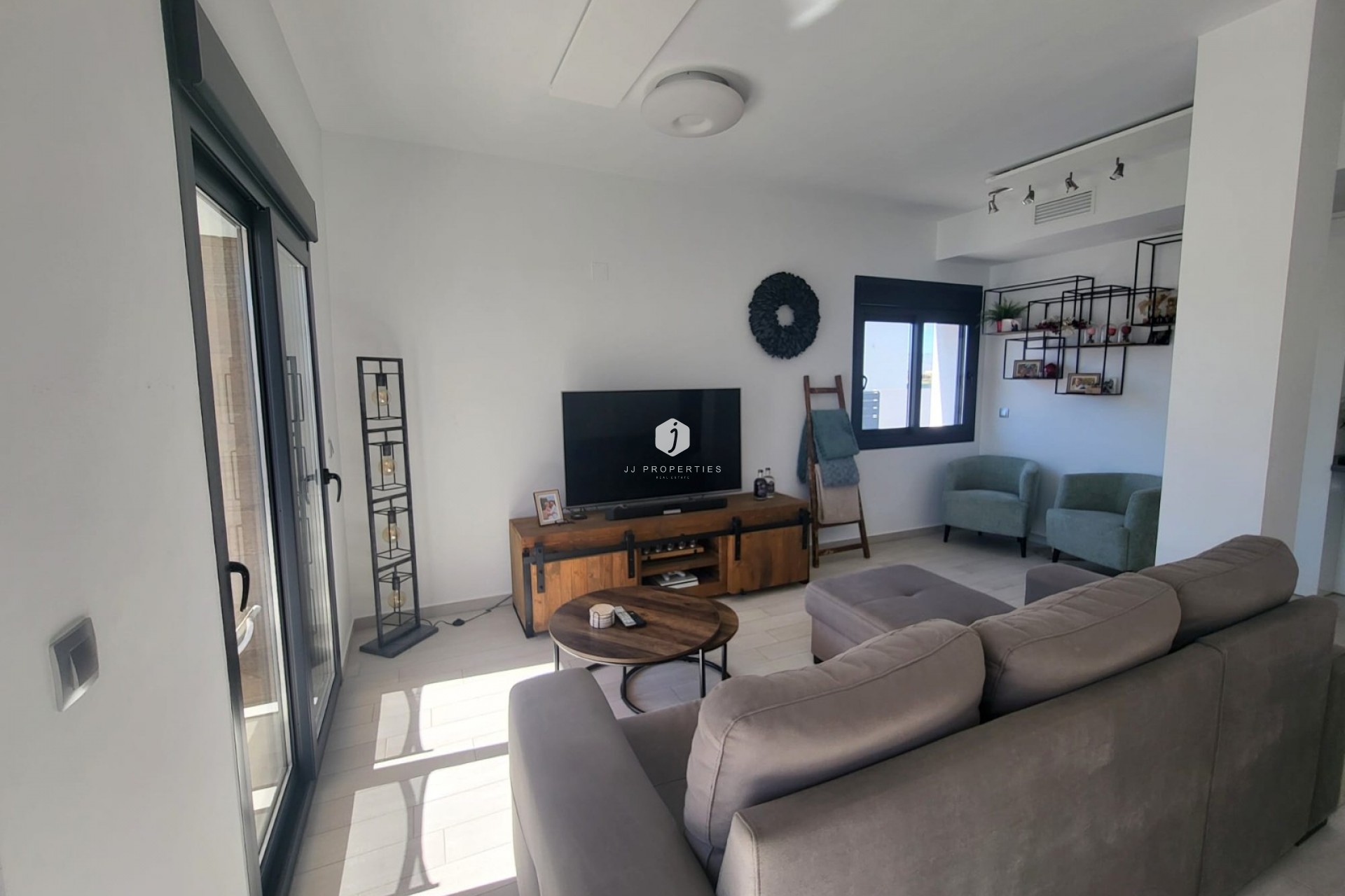 Z drugiej ręki - Szalet -
Daya Vieja - Costa Blanca