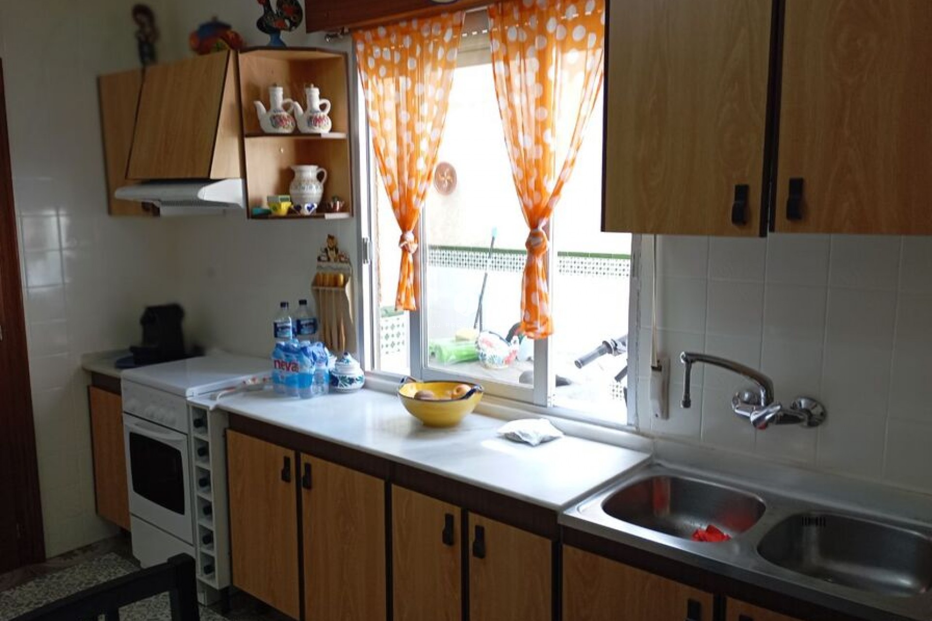 Z drugiej ręki - Szalet -
Daya Vieja - Costa Blanca