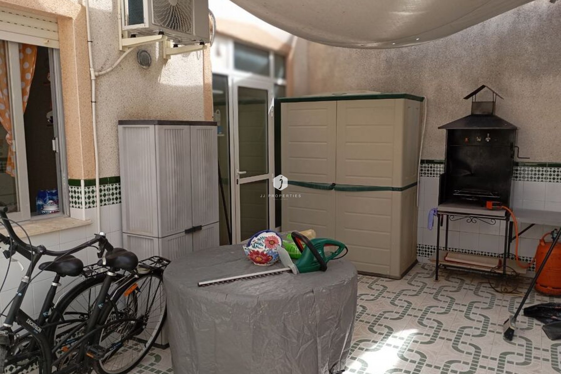 Z drugiej ręki - Szalet -
Daya Vieja - Costa Blanca