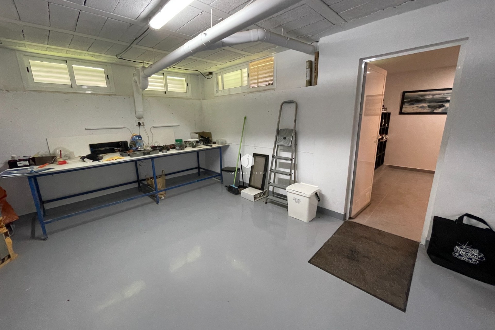 Z drugiej ręki - Szalet -
Dolores - Costa Blanca