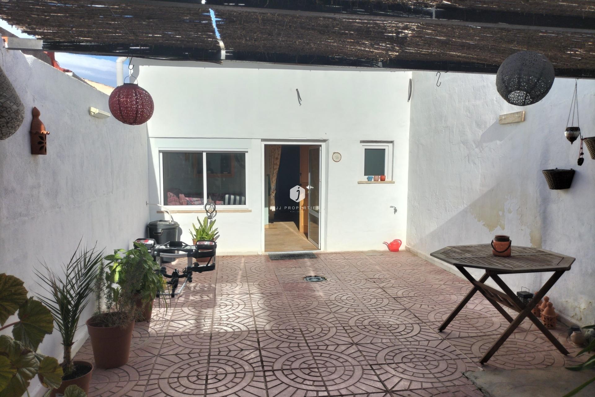 Z drugiej ręki - Szalet -
Formentera del Segura - Centro