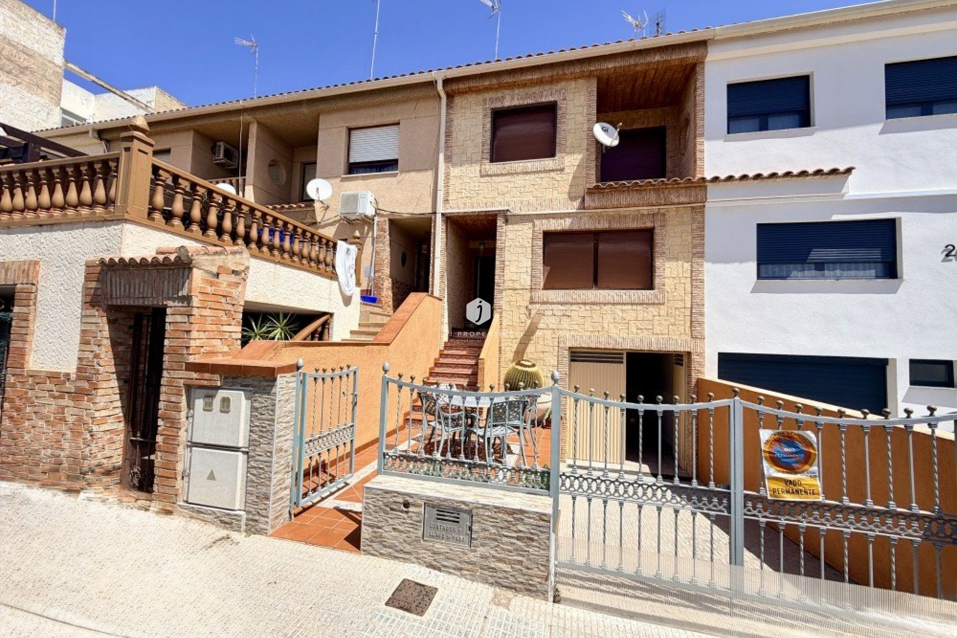Z drugiej ręki - Szalet -
Formentera del Segura - Costa Blanca