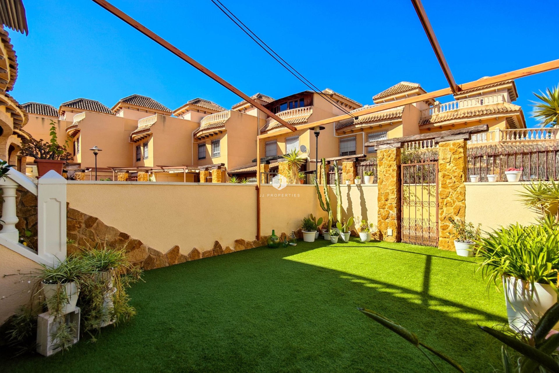 Z drugiej ręki - Szalet -
Guardamar del Segura - Costa Blanca