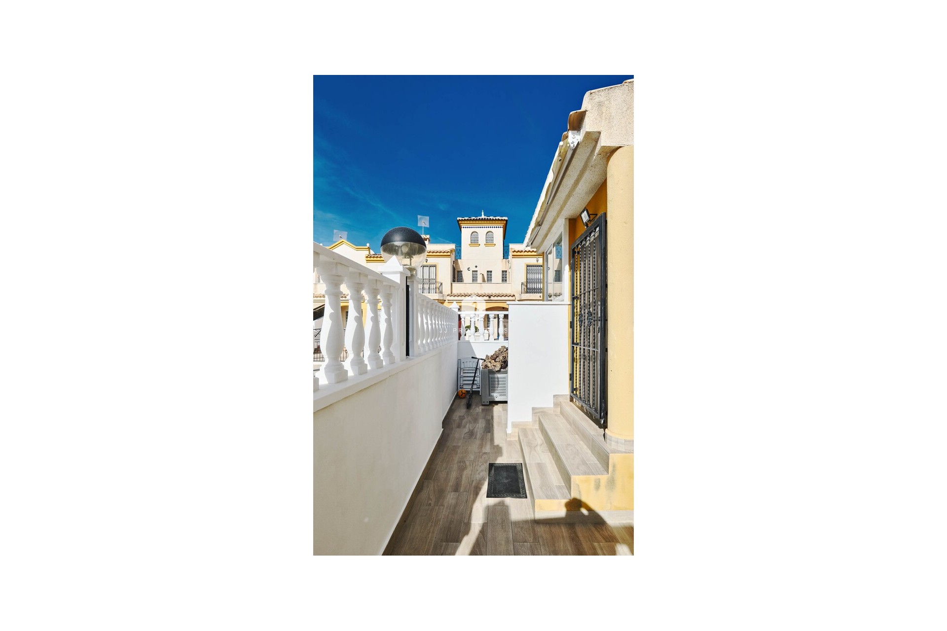 Z drugiej ręki - Szalet -
Guardamar del Segura - El Raso