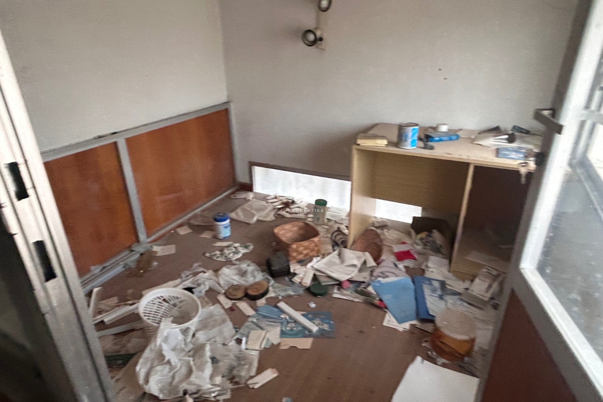 Z drugiej ręki - Szalet -
Jacarilla - Inland