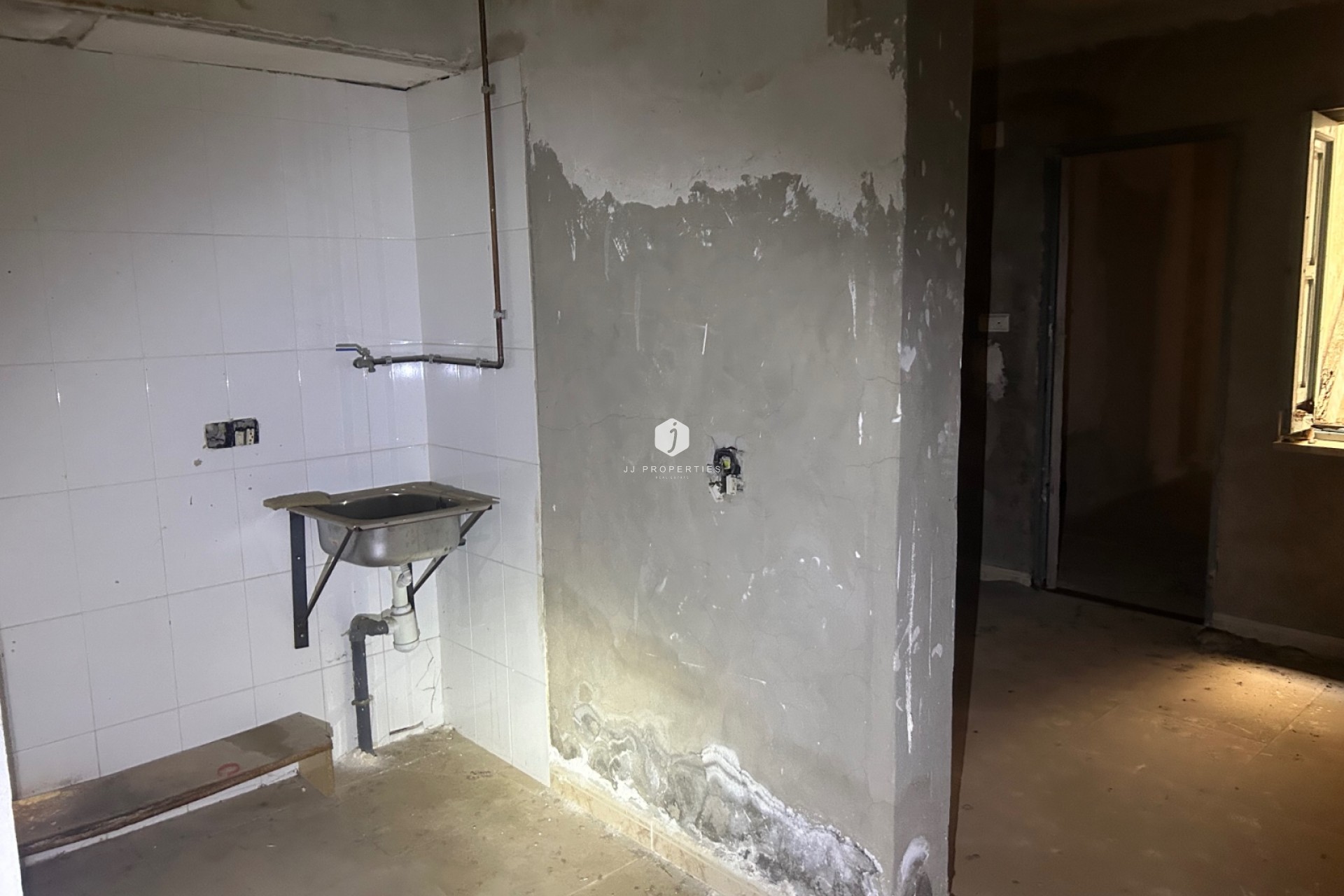 Z drugiej ręki - Szalet -
Jacarilla - Inland