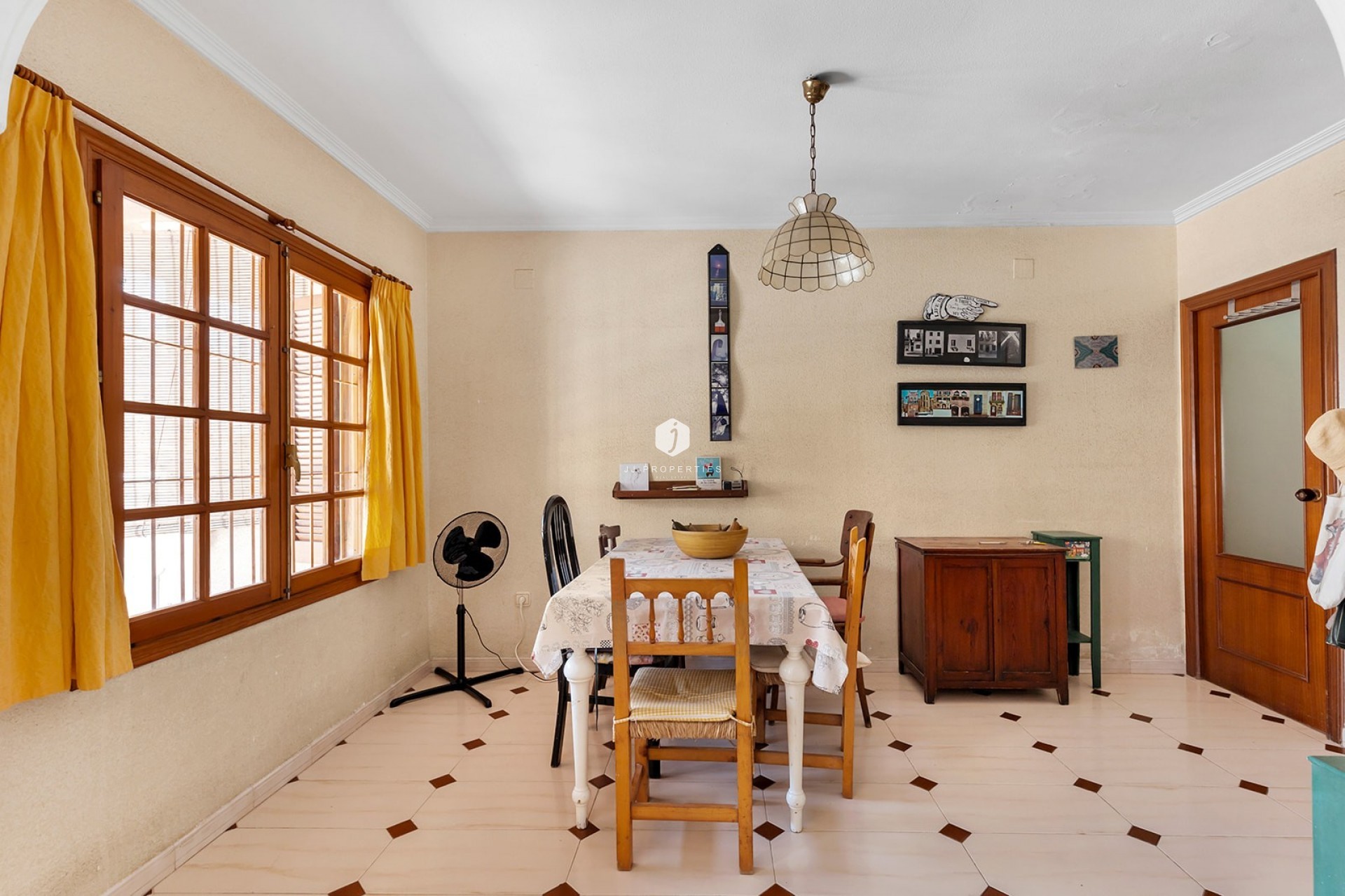 Z drugiej ręki - Szalet -
La Mata - Costa Blanca