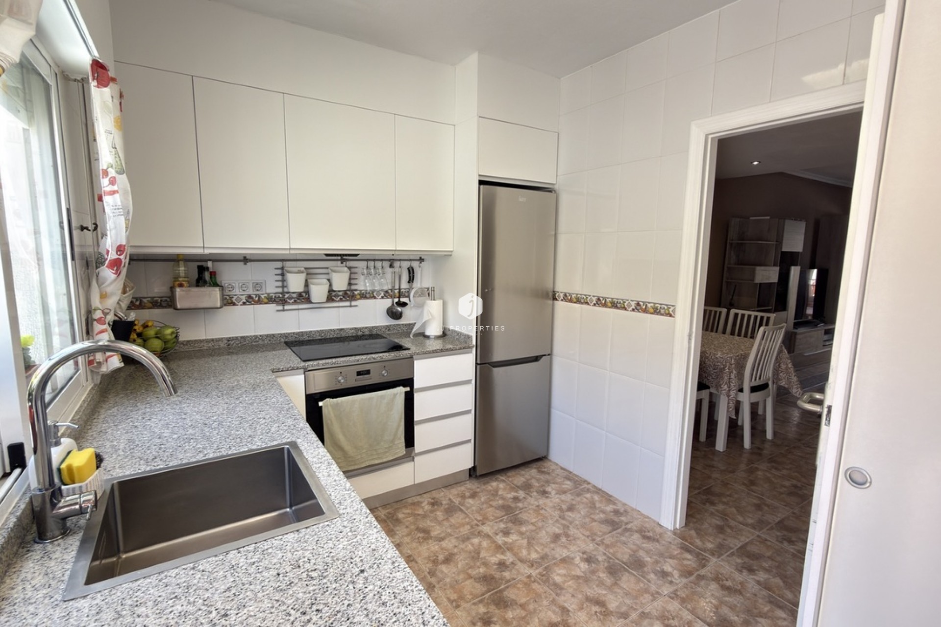 Z drugiej ręki - Szalet -
La Zenia - Costa Blanca