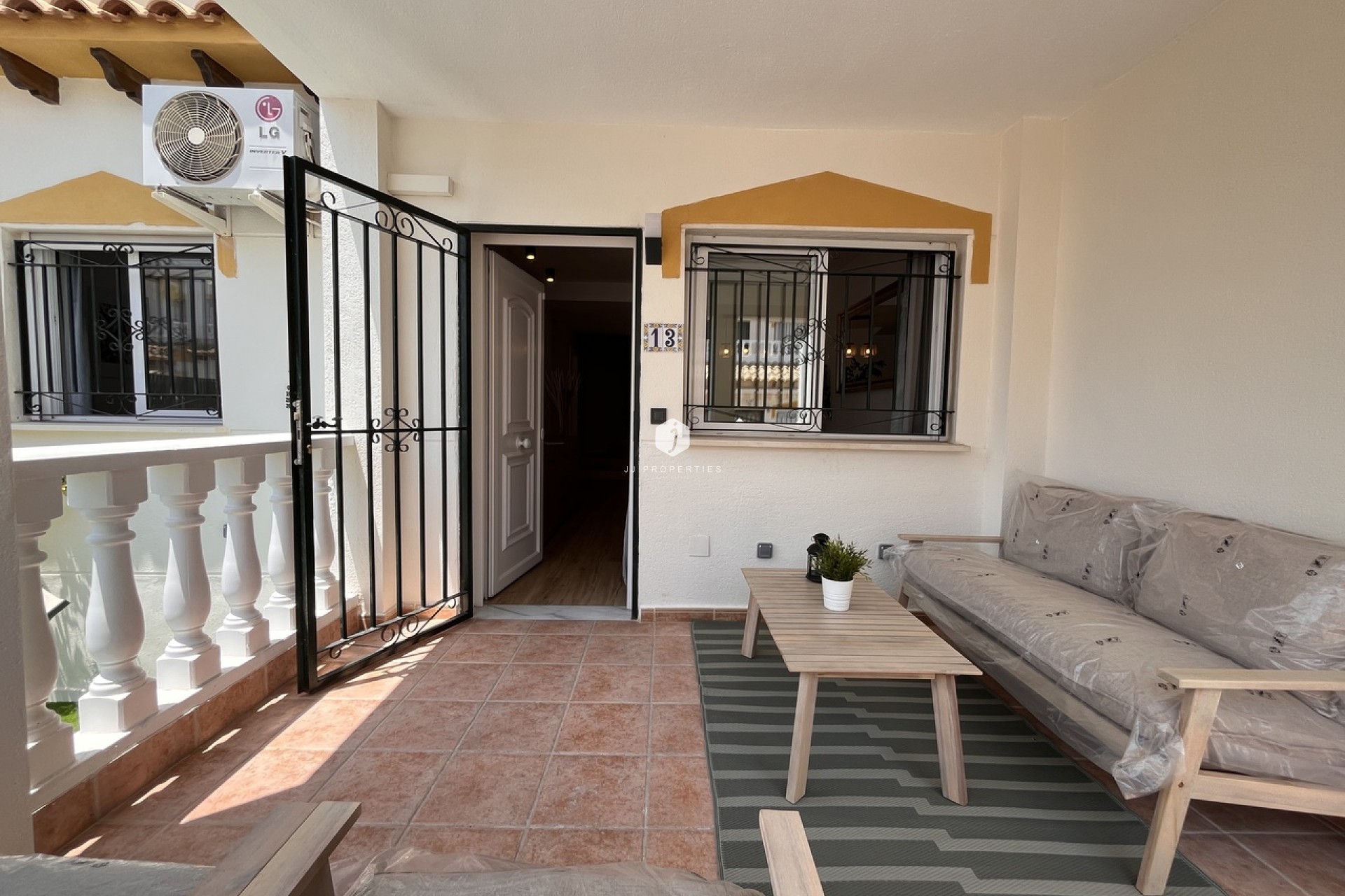 Z drugiej ręki - Szalet -
Los Altos - Costa Blanca