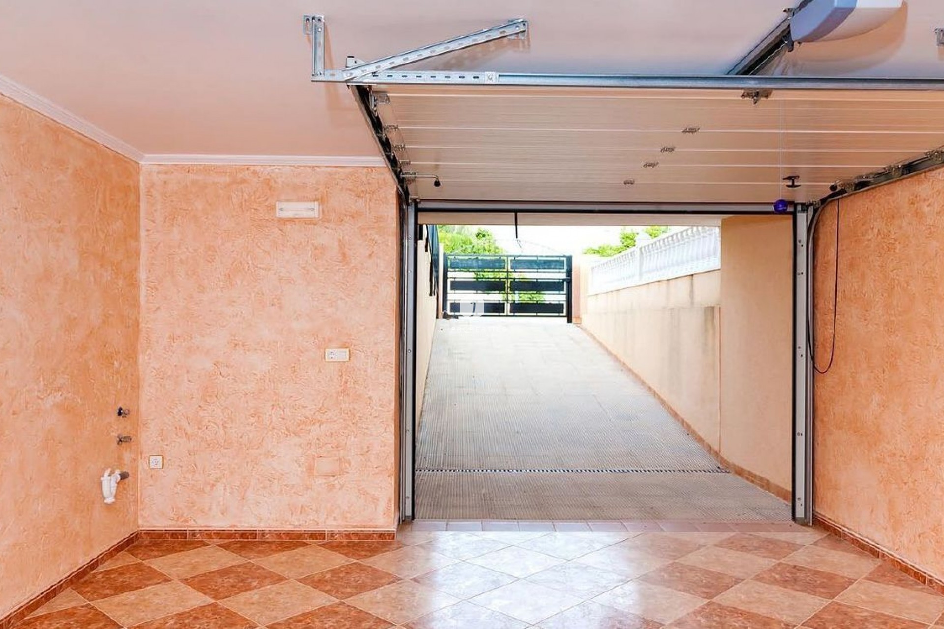 Z drugiej ręki - Szalet -
Los Altos - Costa Blanca