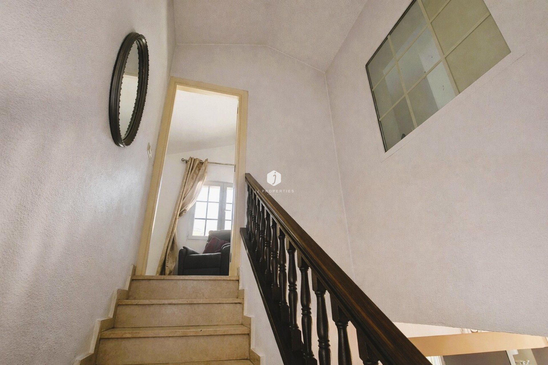 Z drugiej ręki - Szalet -
Los Dolses - Inland