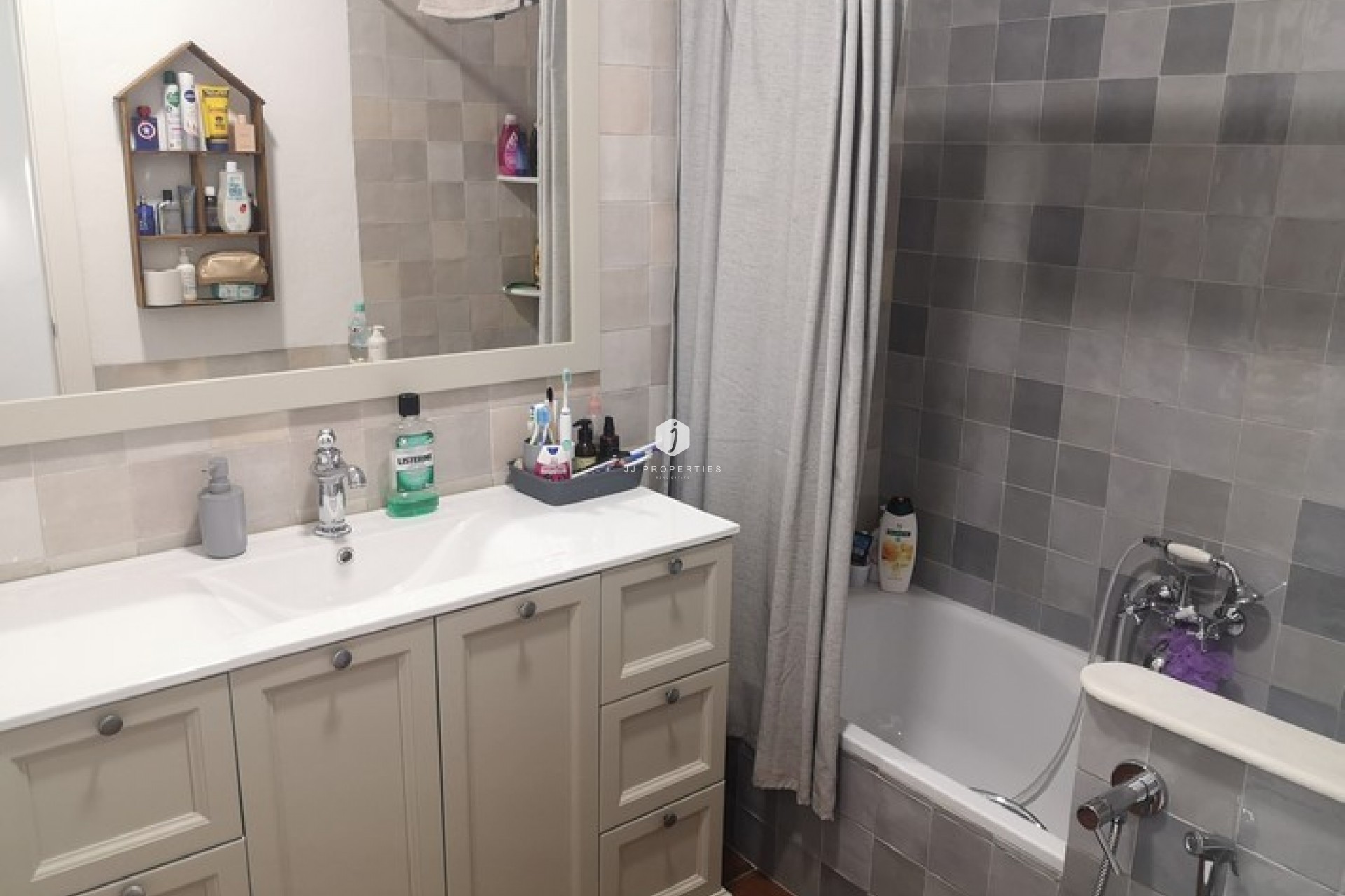 Z drugiej ręki - Szalet -
Los Montesinos - Costa Blanca