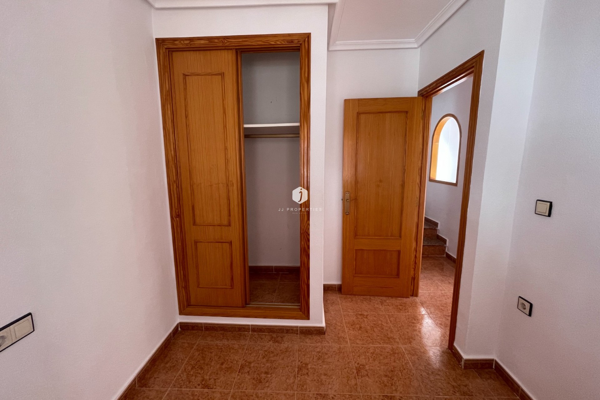 Z drugiej ręki - Szalet -
Los Montesinos - Costa Blanca