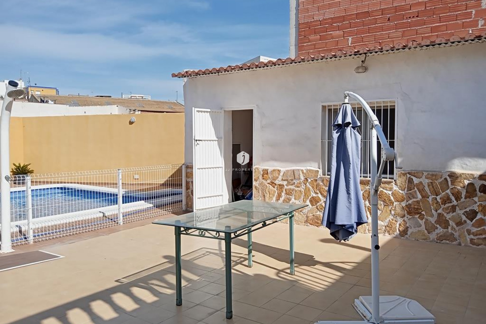 Z drugiej ręki - Szalet -
Los Montesinos - PUEBLO CENTRO