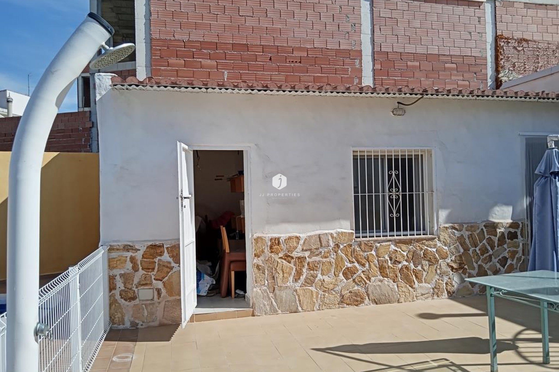 Z drugiej ręki - Szalet -
Los Montesinos - PUEBLO CENTRO