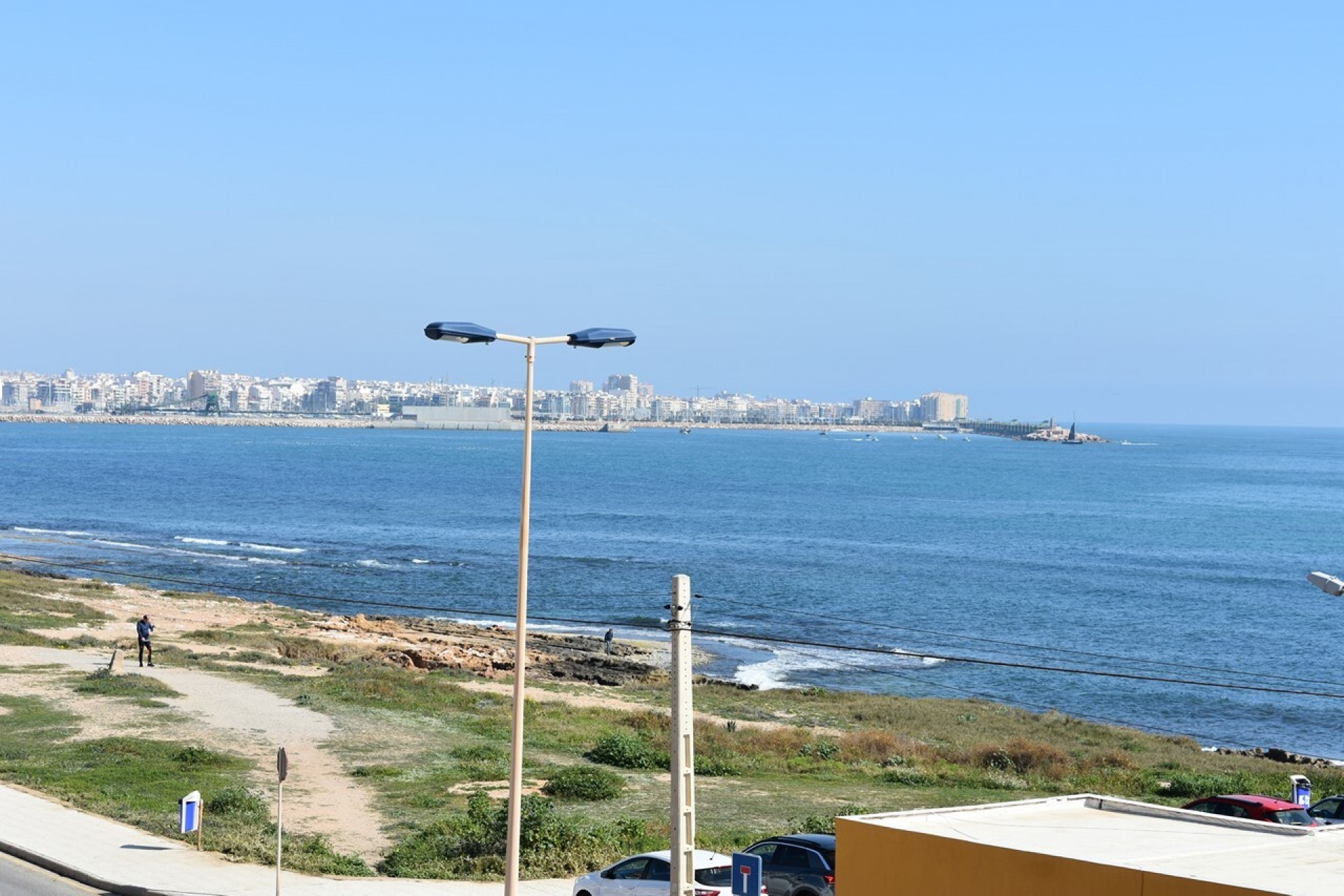 Z drugiej ręki - Szalet -
Mar Azul - La Veleta Torrevieja - Costa Blanca