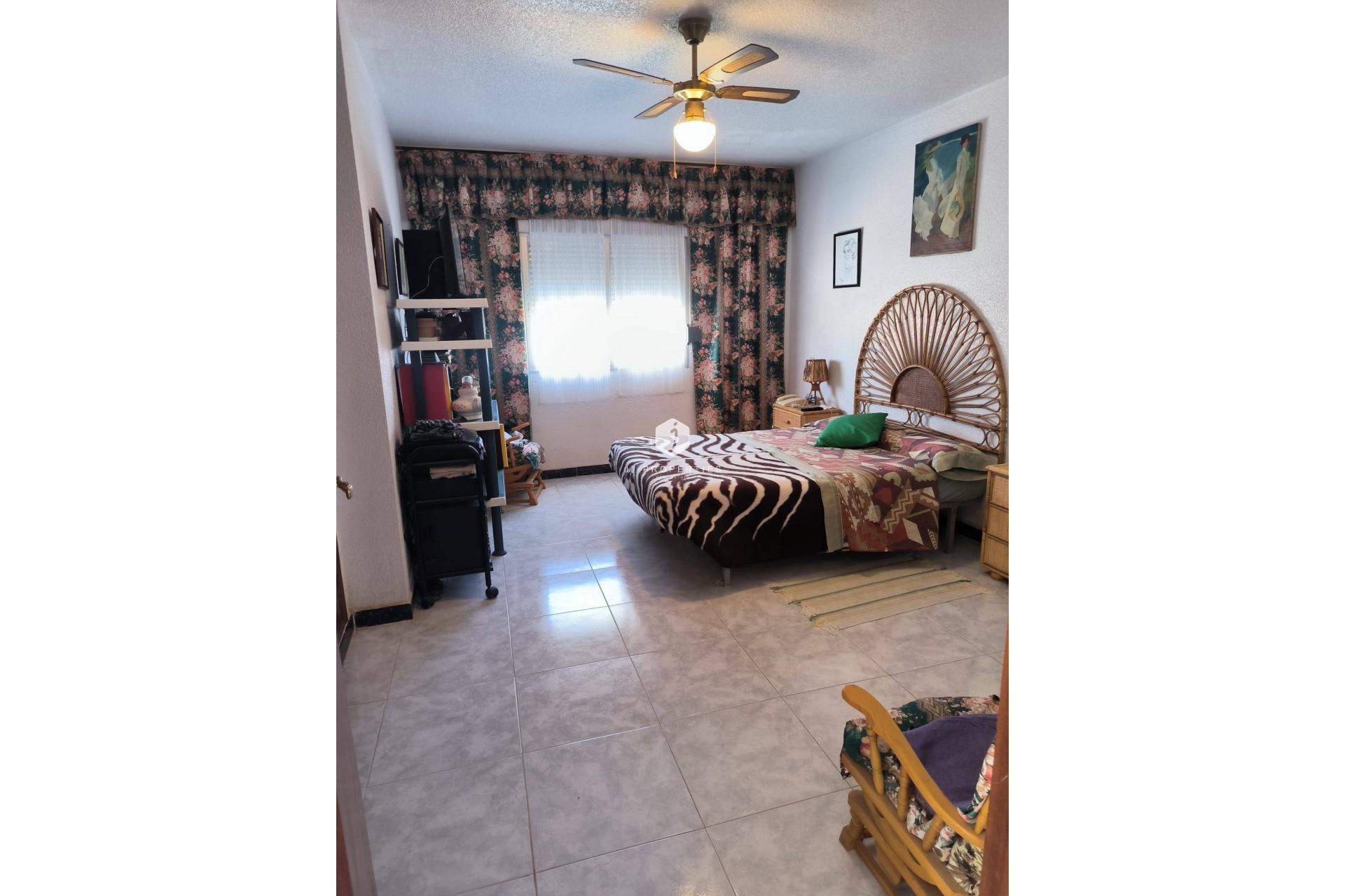 Z drugiej ręki - Szalet -
Orihuela Costa - Cabo Roig