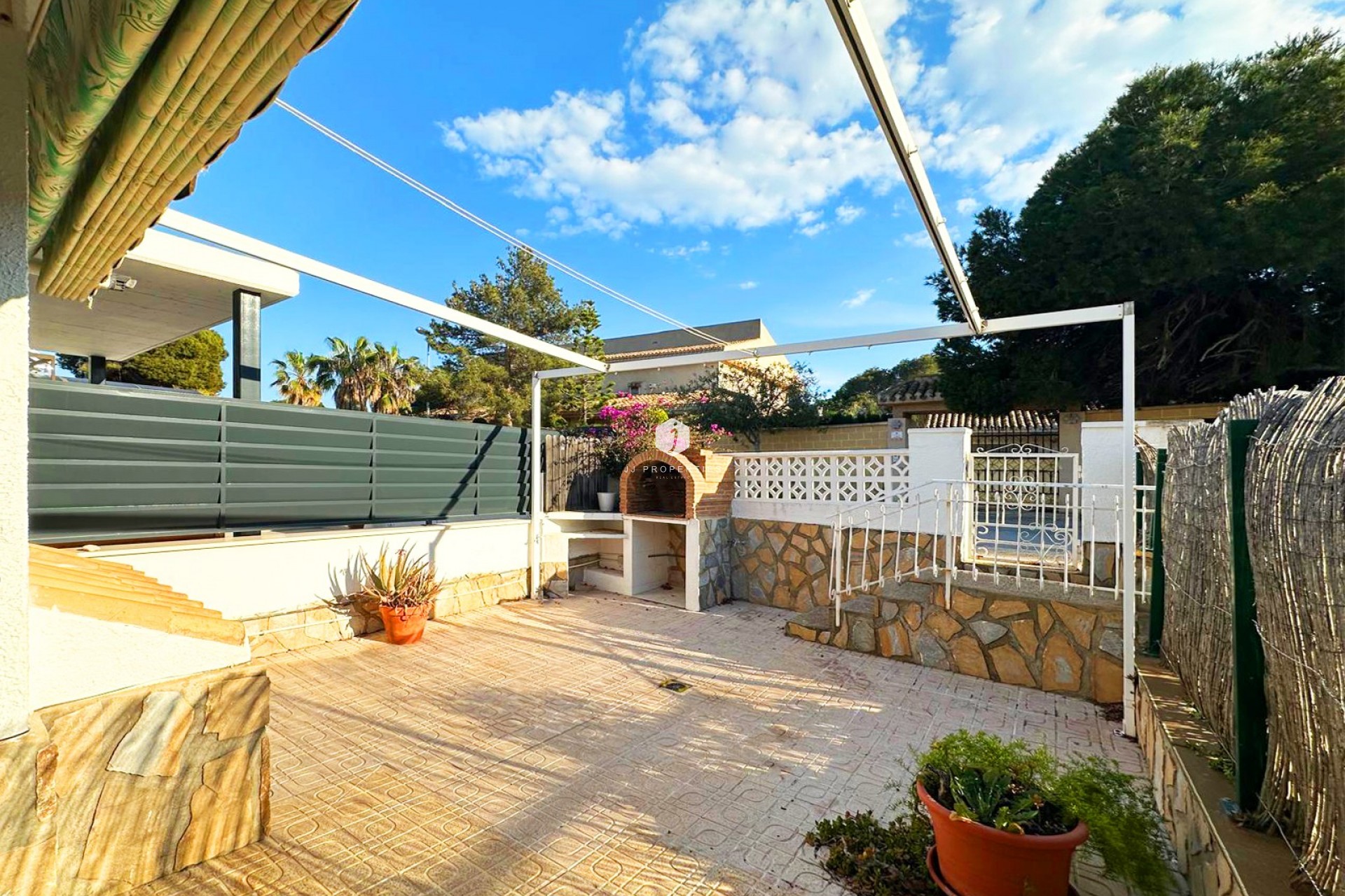 Z drugiej ręki - Szalet -
Orihuela Costa - Costa Blanca