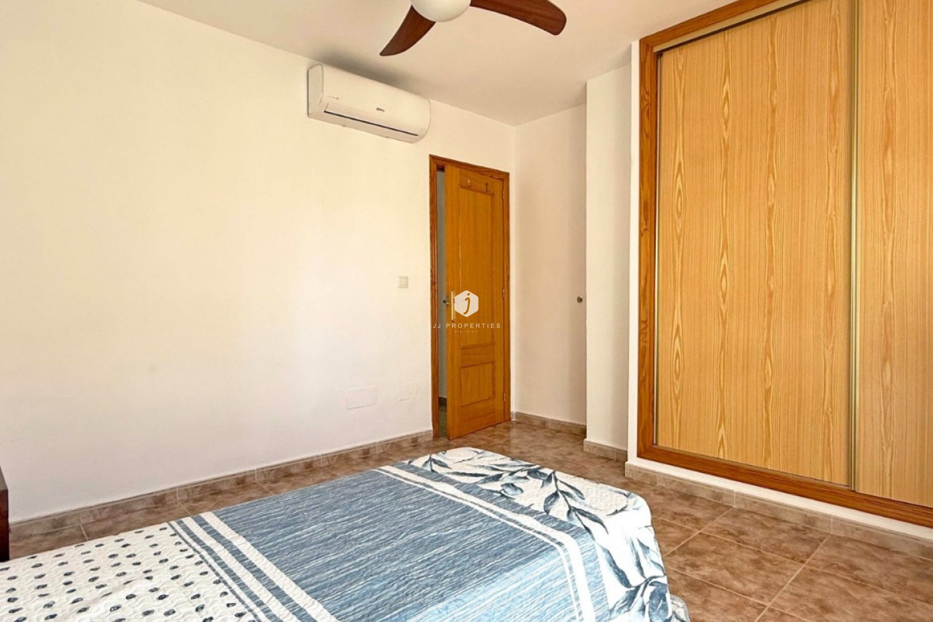 Z drugiej ręki - Szalet -
Orihuela Costa - Costa Blanca