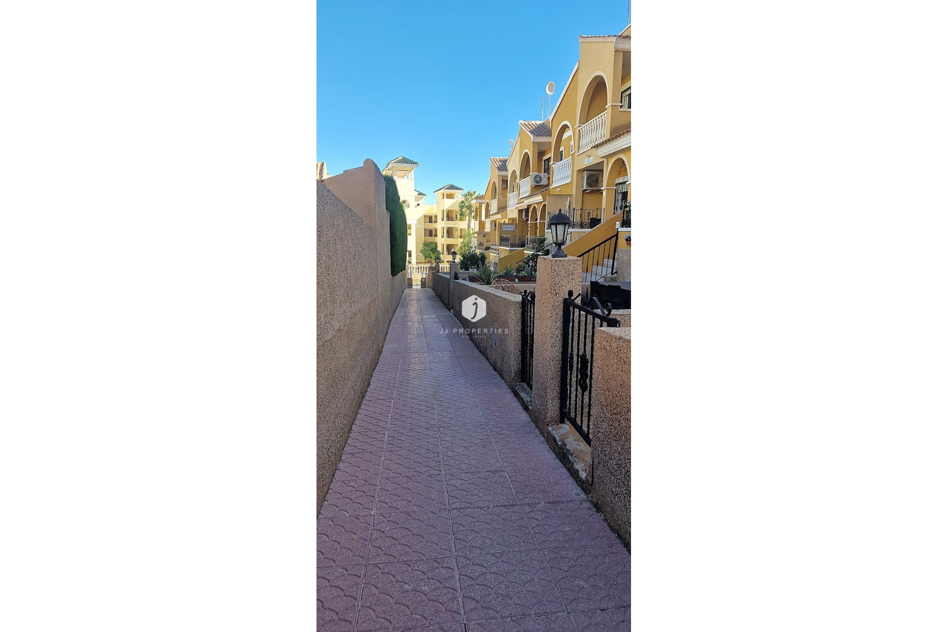 Z drugiej ręki - Szalet -
Orihuela Costa - Costa Blanca