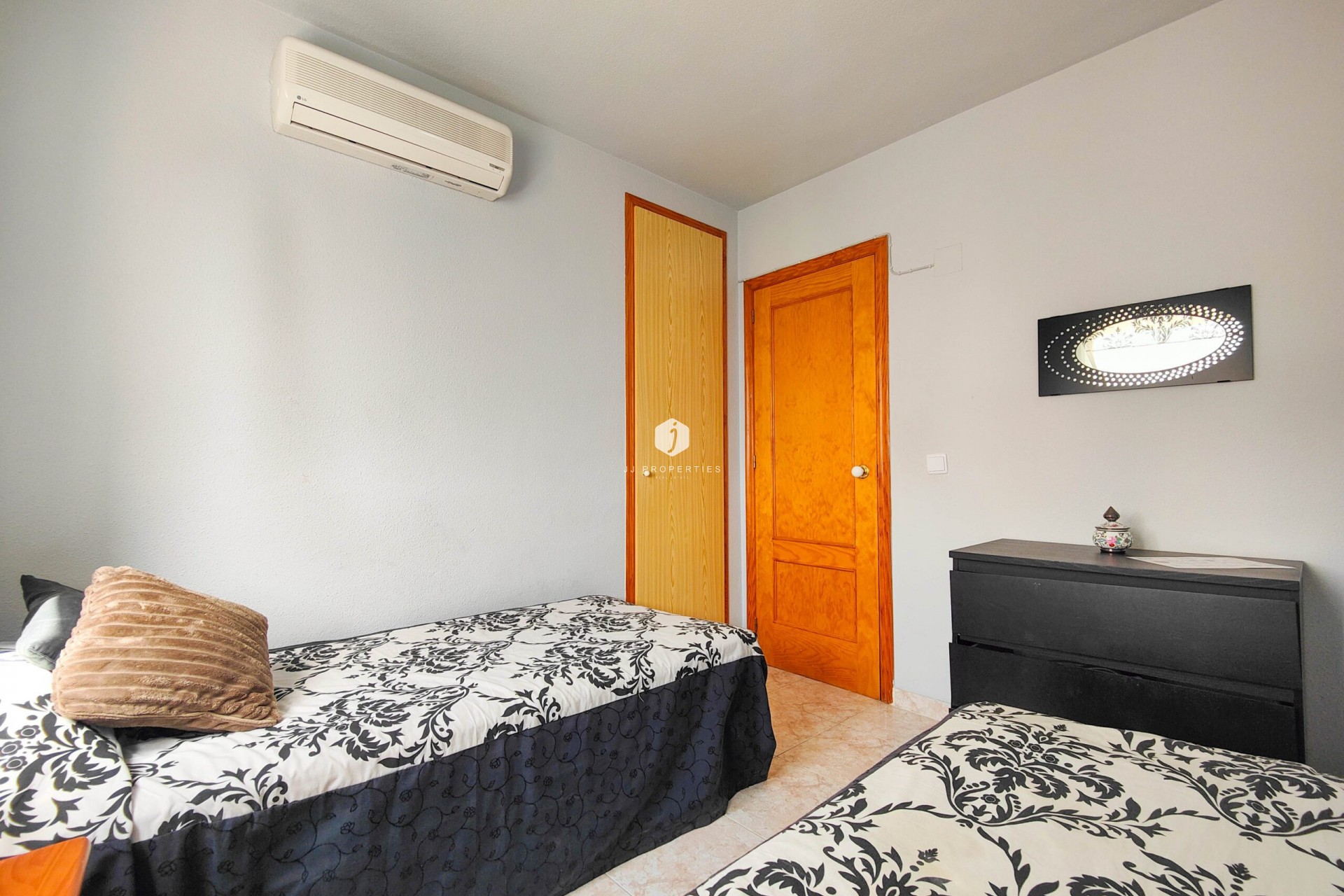 Z drugiej ręki - Szalet -
Orihuela Costa - Costa Blanca