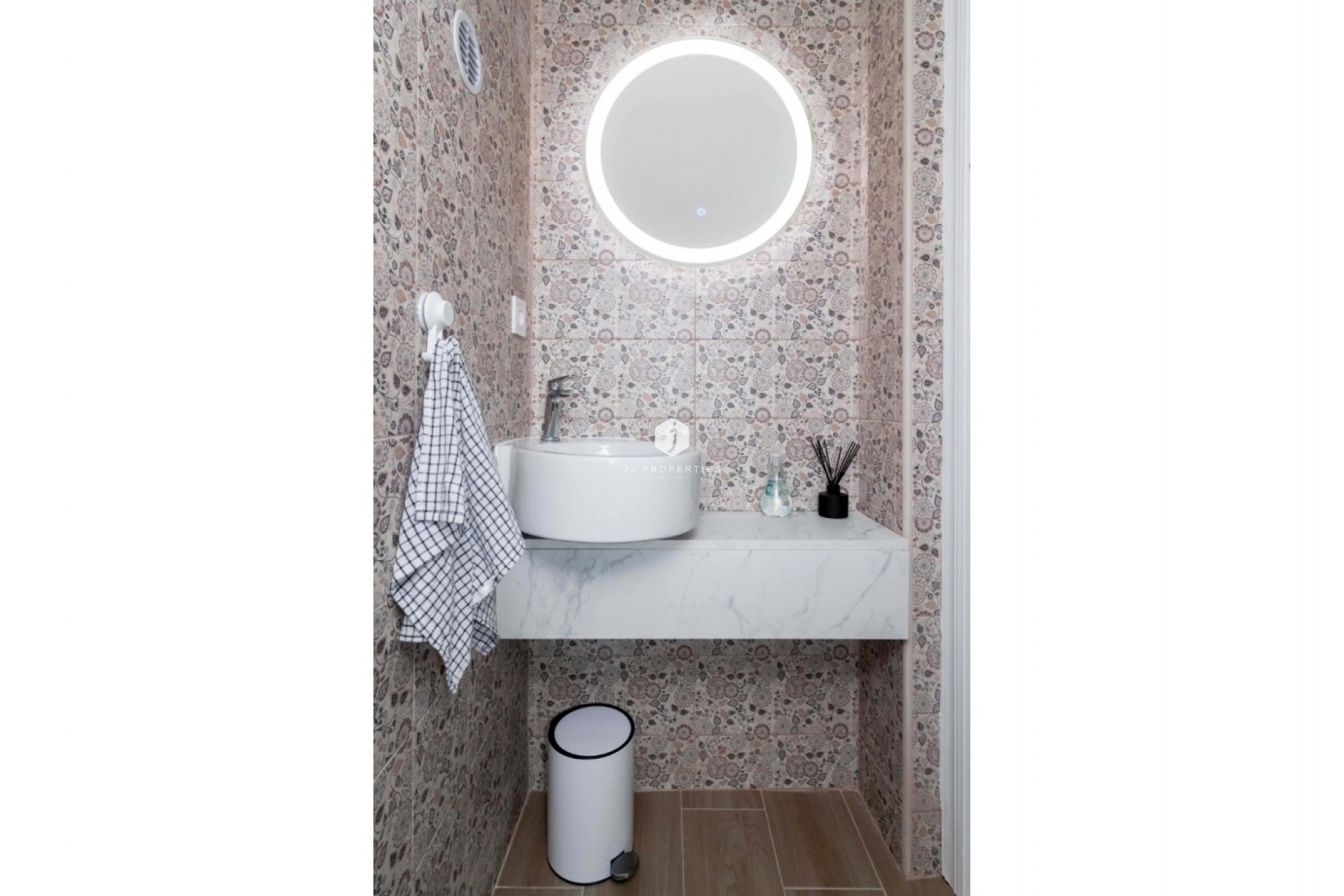 Z drugiej ręki - Szalet -
Orihuela Costa - Costa Blanca