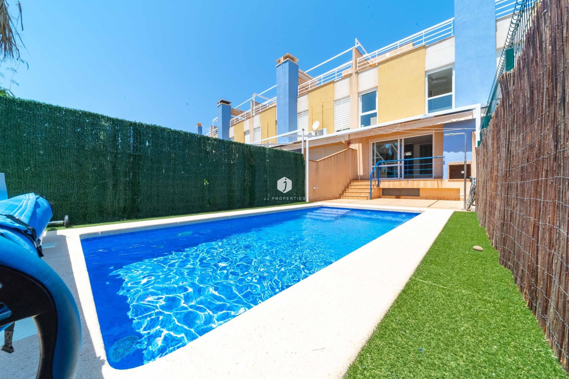 Z drugiej ręki - Szalet -
Orihuela Costa - Costa Blanca