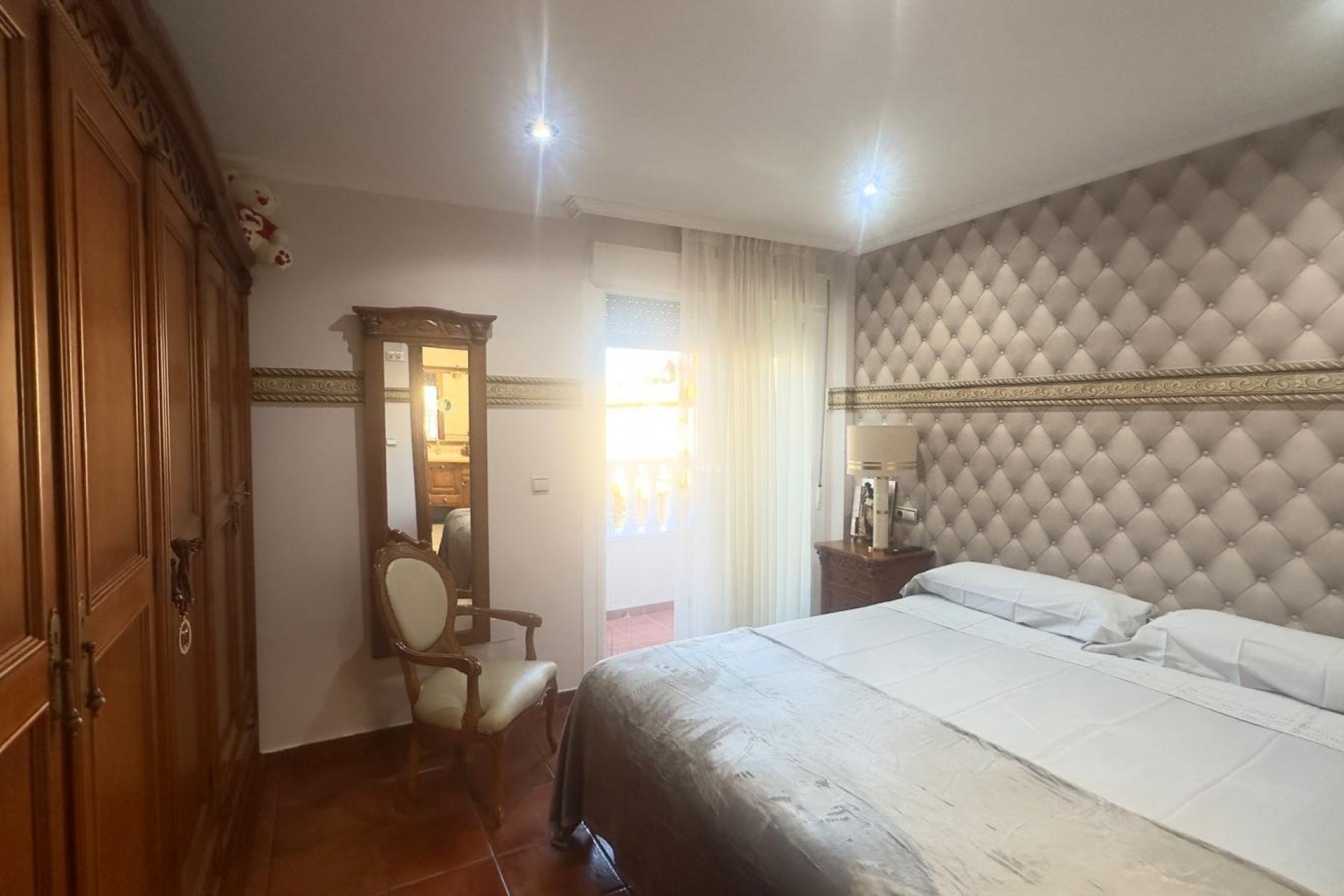 Z drugiej ręki - Szalet -
Orihuela Costa - La Zenia