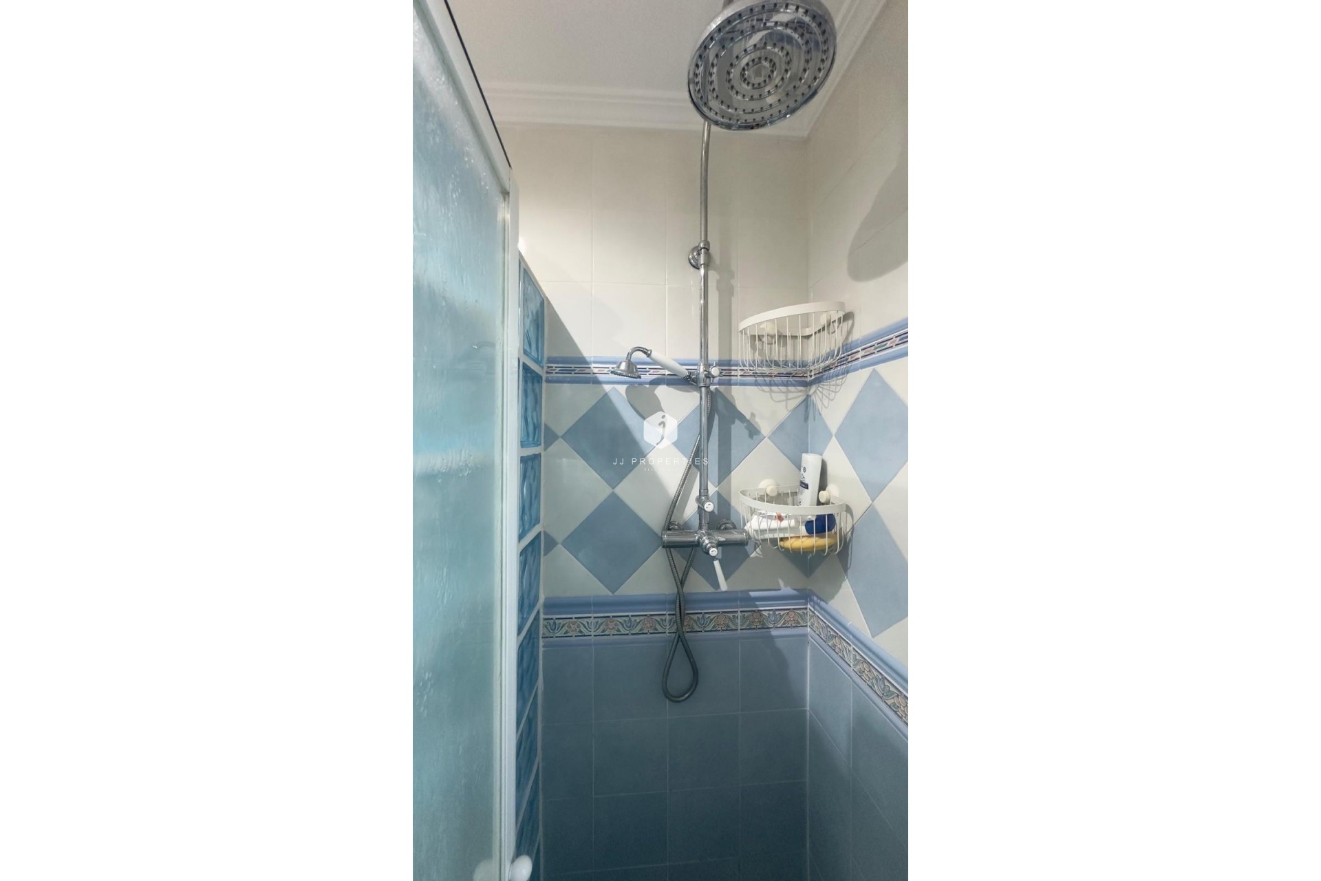 Z drugiej ręki - Szalet -
Orihuela Costa - La Zenia