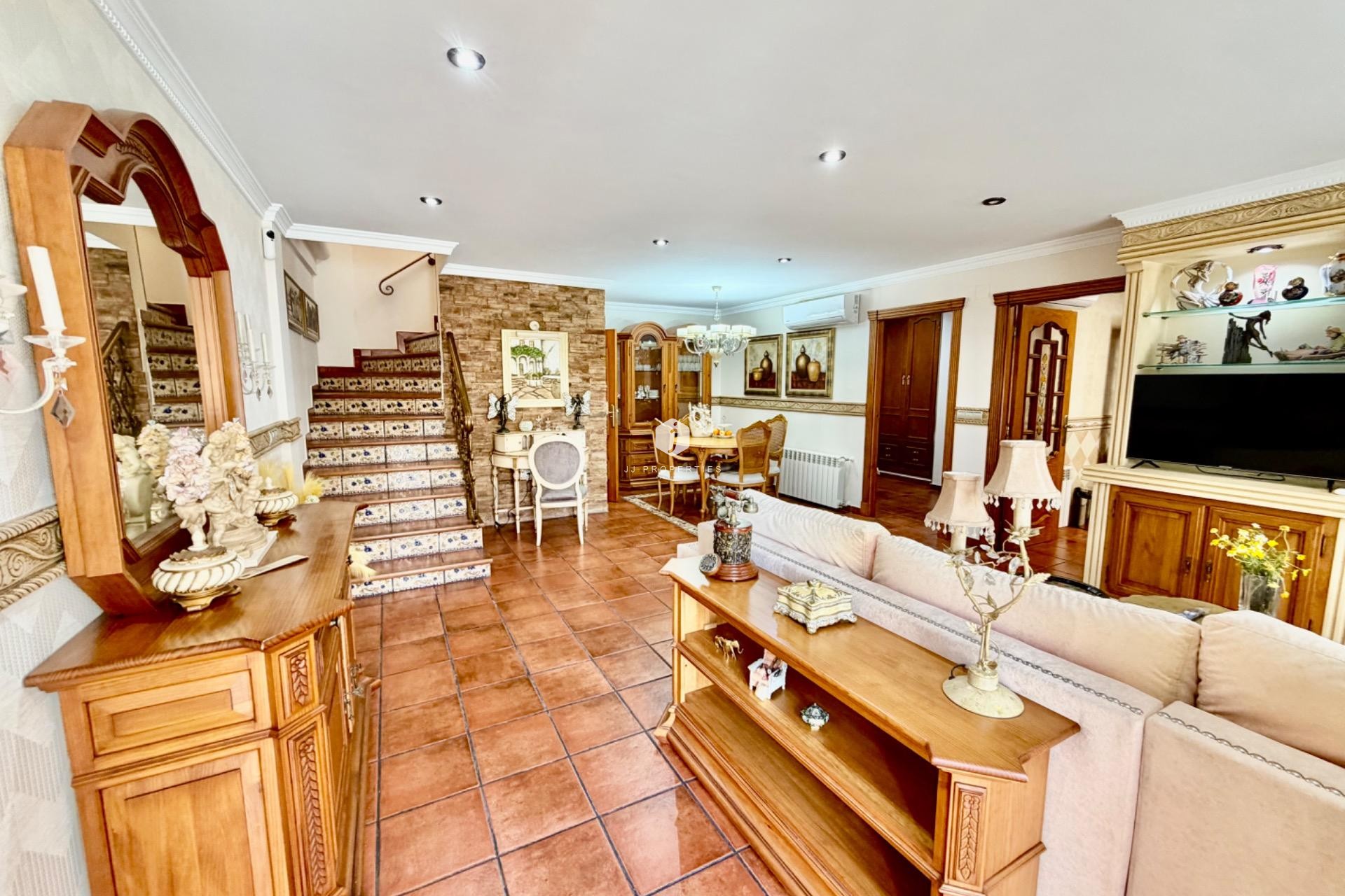 Z drugiej ręki - Szalet -
Orihuela Costa - La Zenia