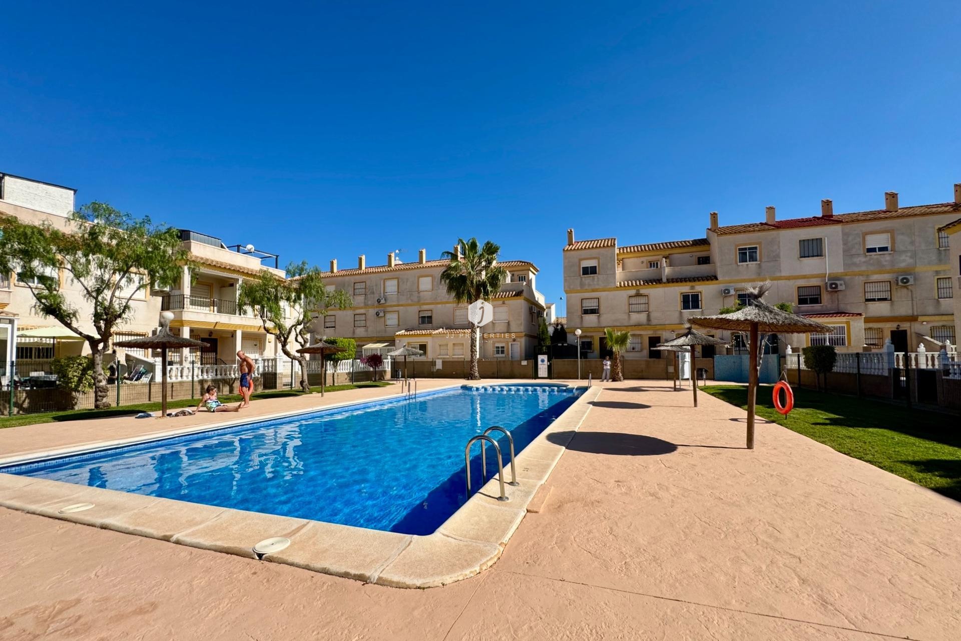 Z drugiej ręki - Szalet -
Orihuela Costa - Las Filipinas