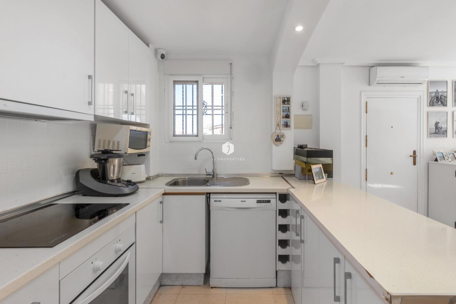 Z drugiej ręki - Szalet -
Orihuela Costa - Lomas De Cabo Roig-los Dolses