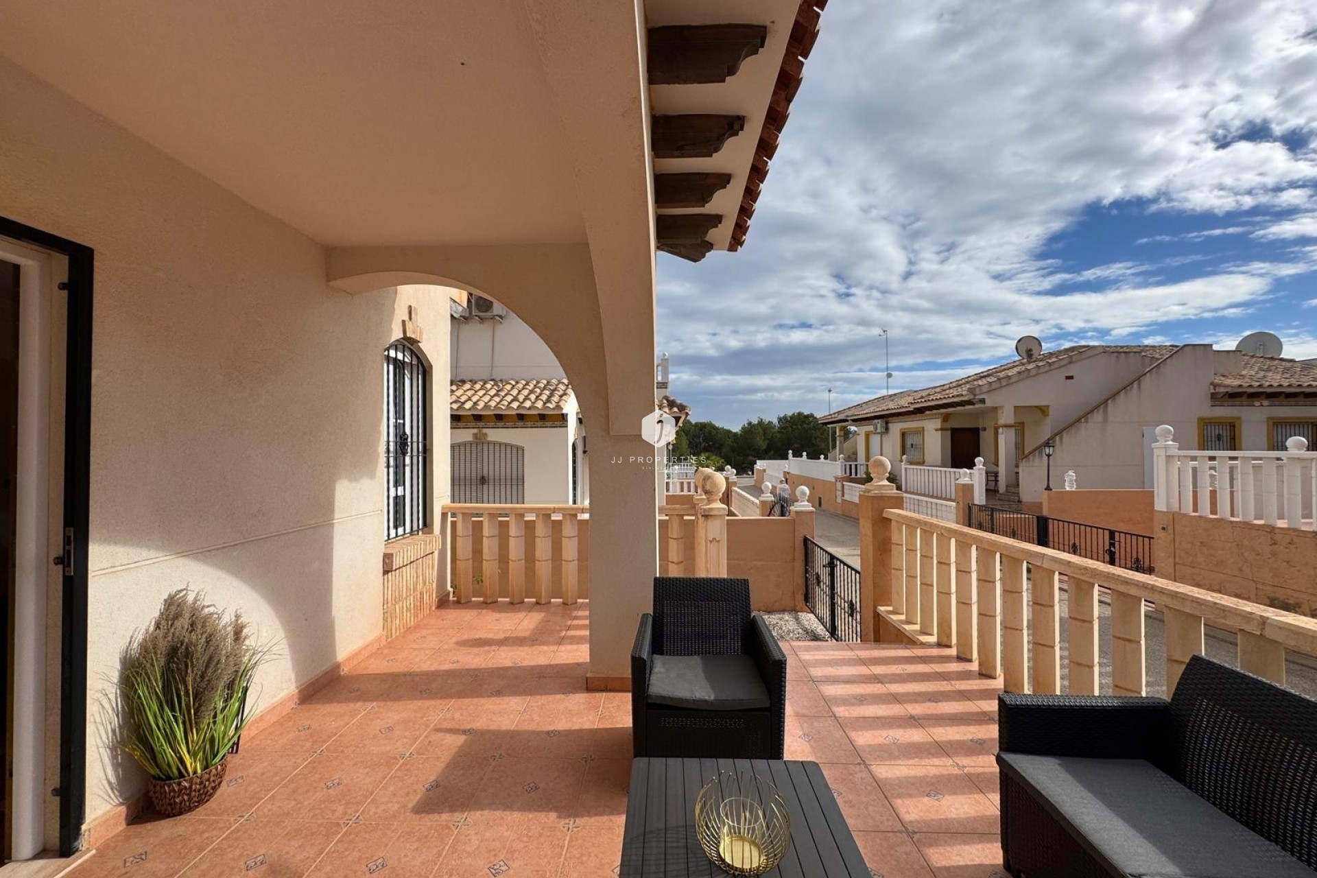 Z drugiej ręki - Szalet -
Orihuela Costa - Lomas De Cabo Roig-los Dolses
