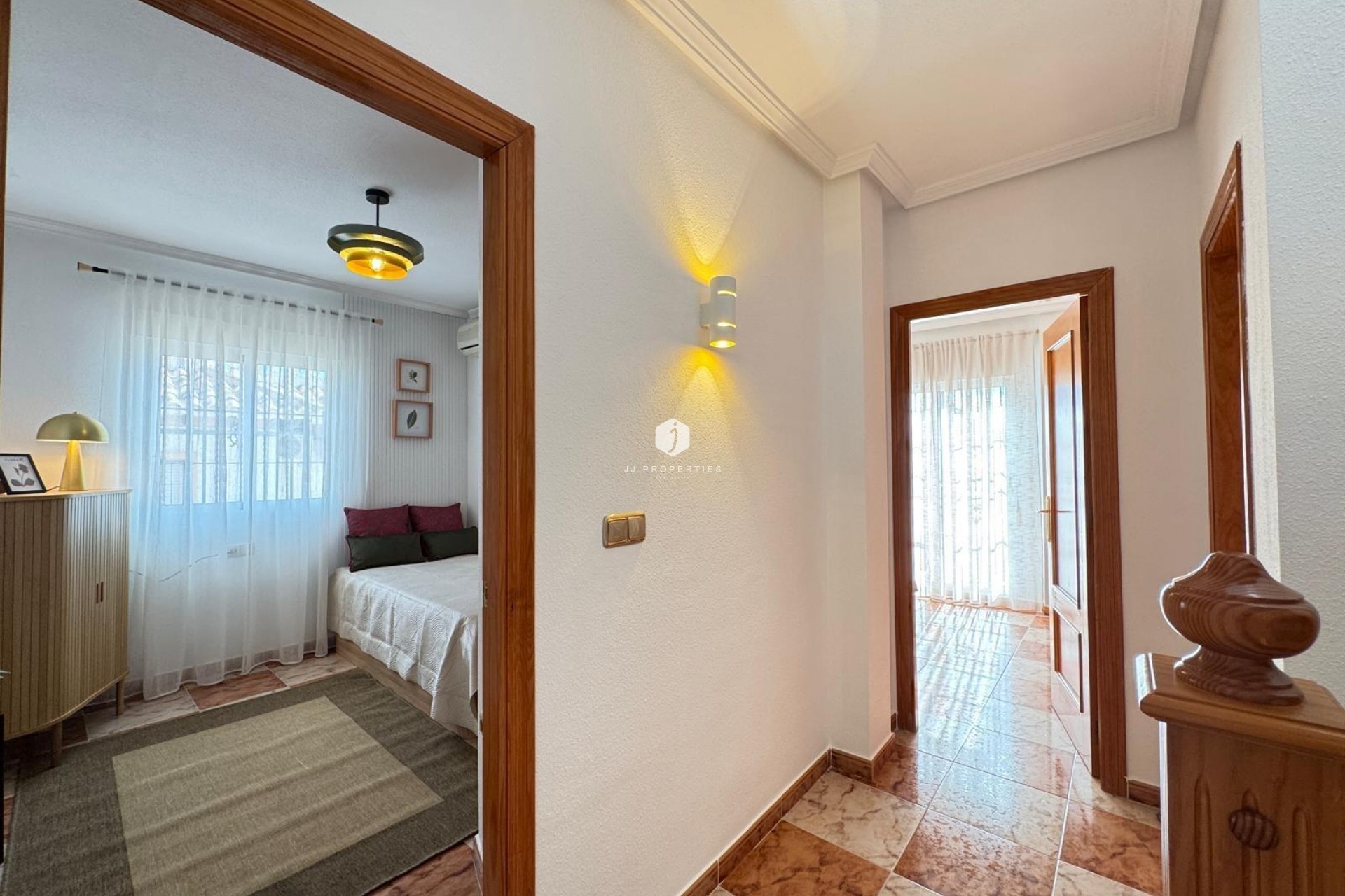 Z drugiej ręki - Szalet -
Orihuela Costa - Lomas De Cabo Roig-los Dolses