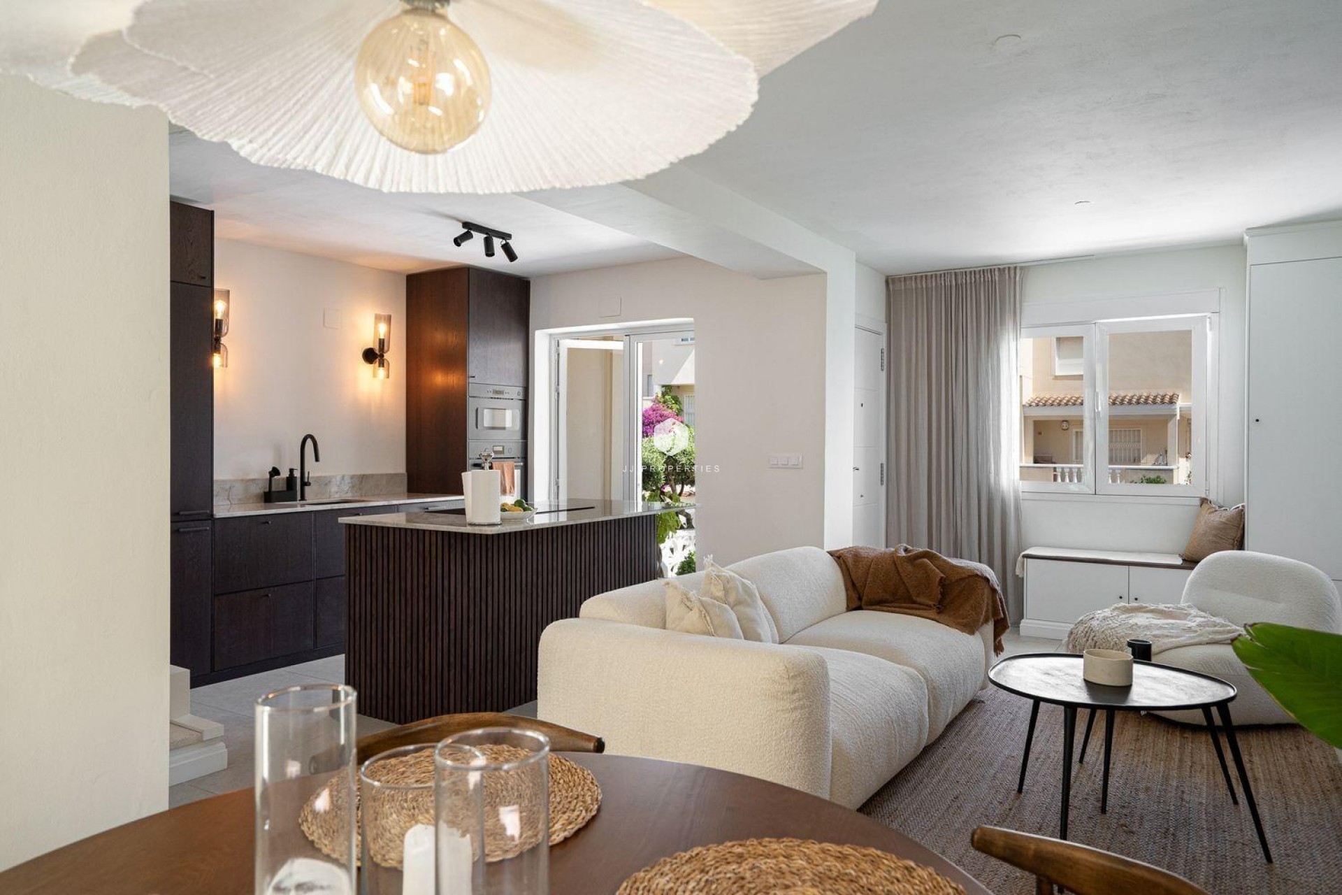 Z drugiej ręki - Szalet -
Orihuela Costa - Los Almendros-la Florida