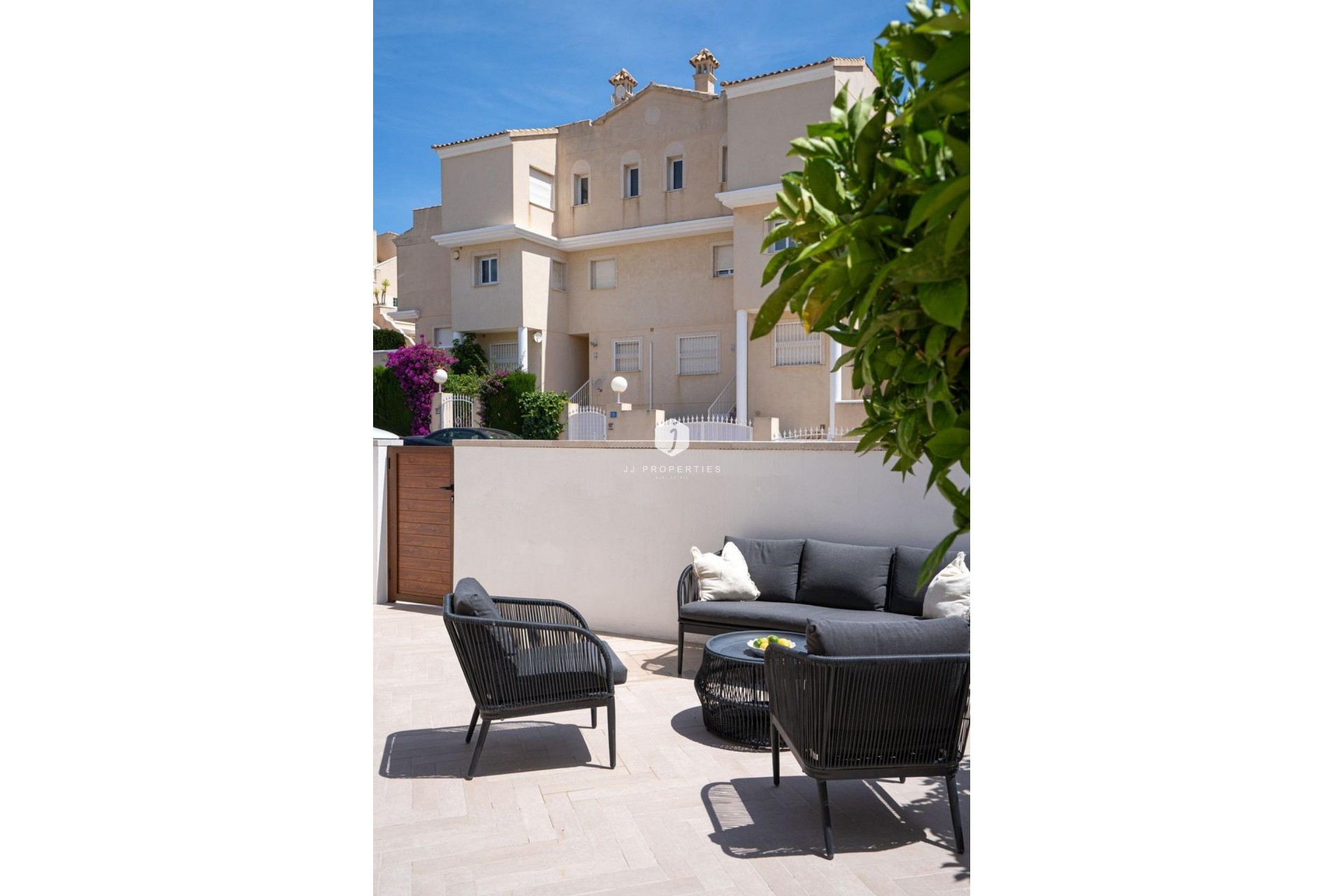 Z drugiej ręki - Szalet -
Orihuela Costa - Los Almendros-la Florida